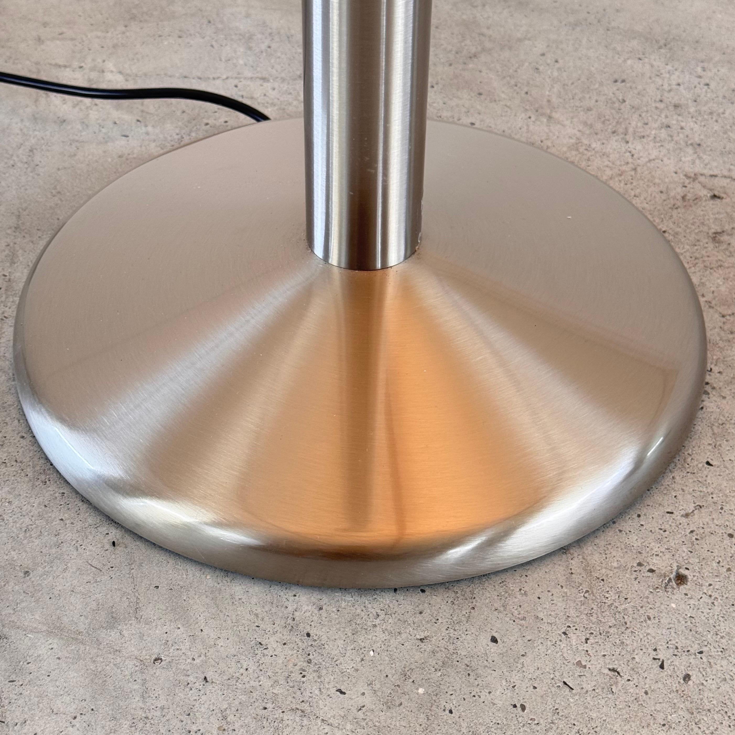 Métal Lampadaire Luminator de Pietro Chiesa pour Fontana Arte, finition en métal brossé en vente