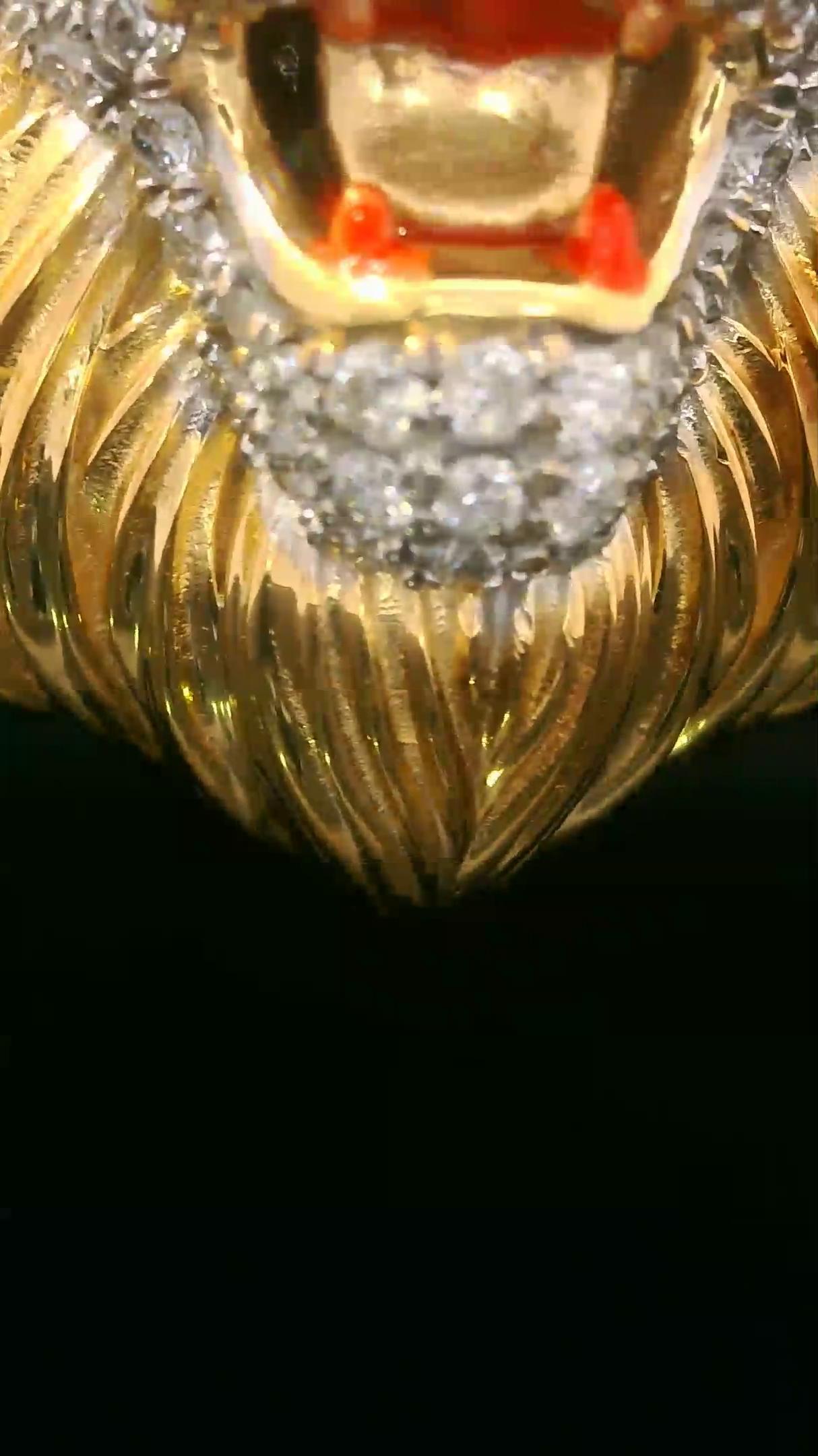 Pendentif Luminescent glacé en forme de Lion du Roi des Rois en vente 9