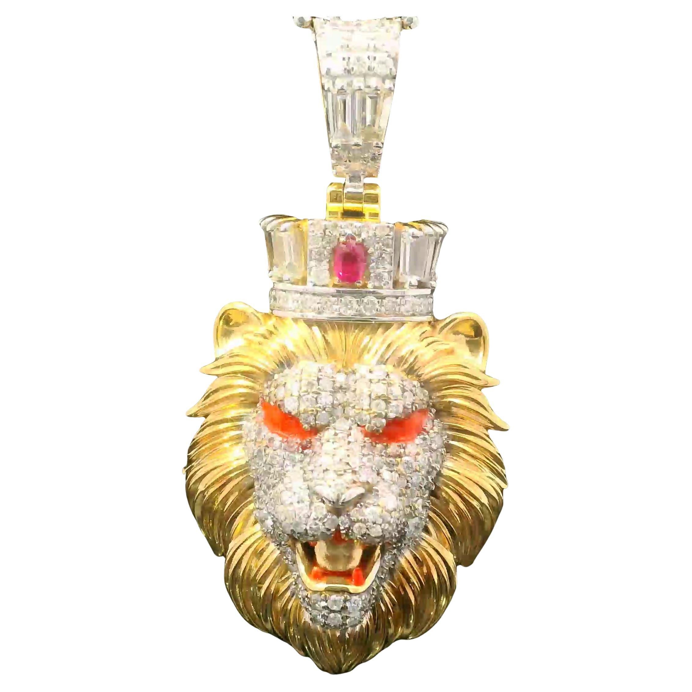 Pendentif Luminescent glacé en forme de Lion du Roi des Rois en vente