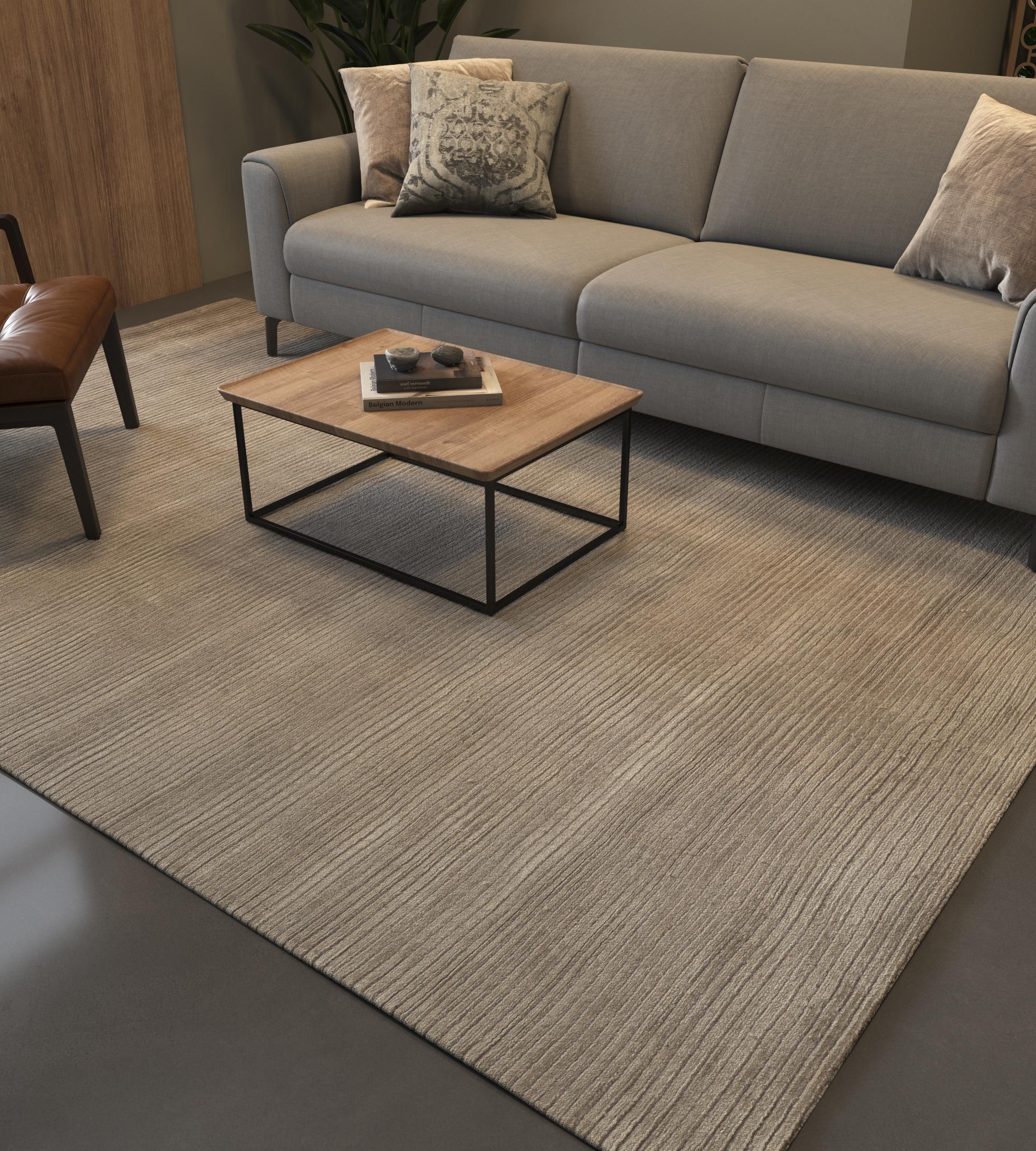 Quels chuchotements d'élégance moderne et de charme intemporel ce tapis tissé à la main renferme-t-il dans ses fils ? Fabriqué avec un soin méticuleux par des maîtres artisans, il respire la simplicité, l'élégance et la lucidité - une déclaration en