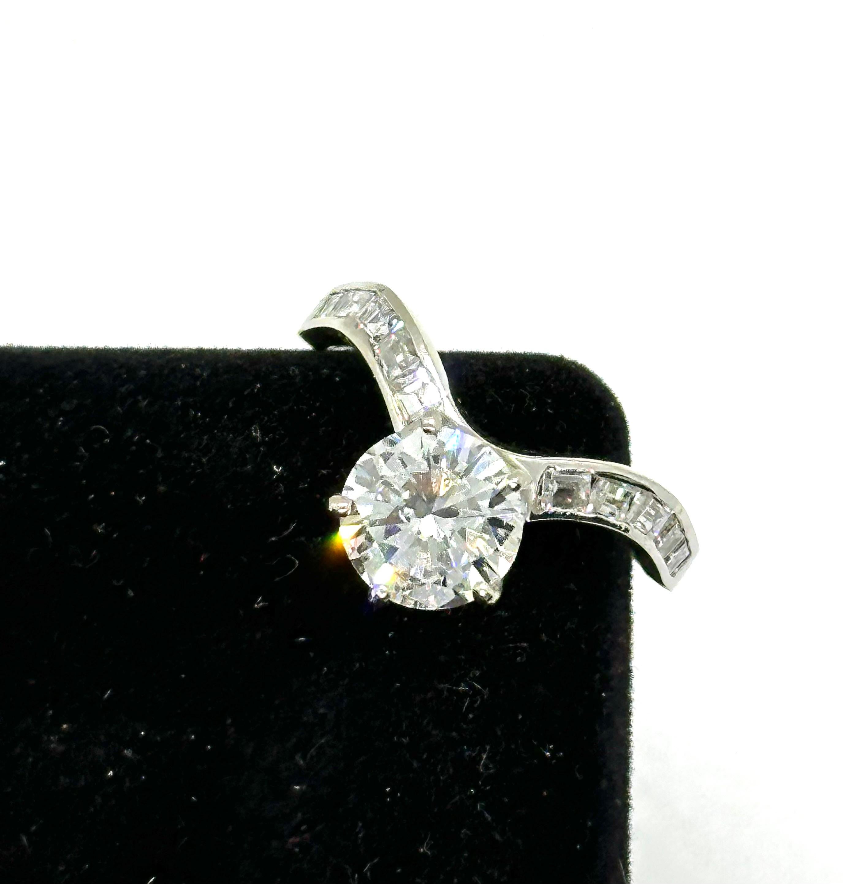 Bright engagement ring with diamond ct. 1.73 For Sale 7