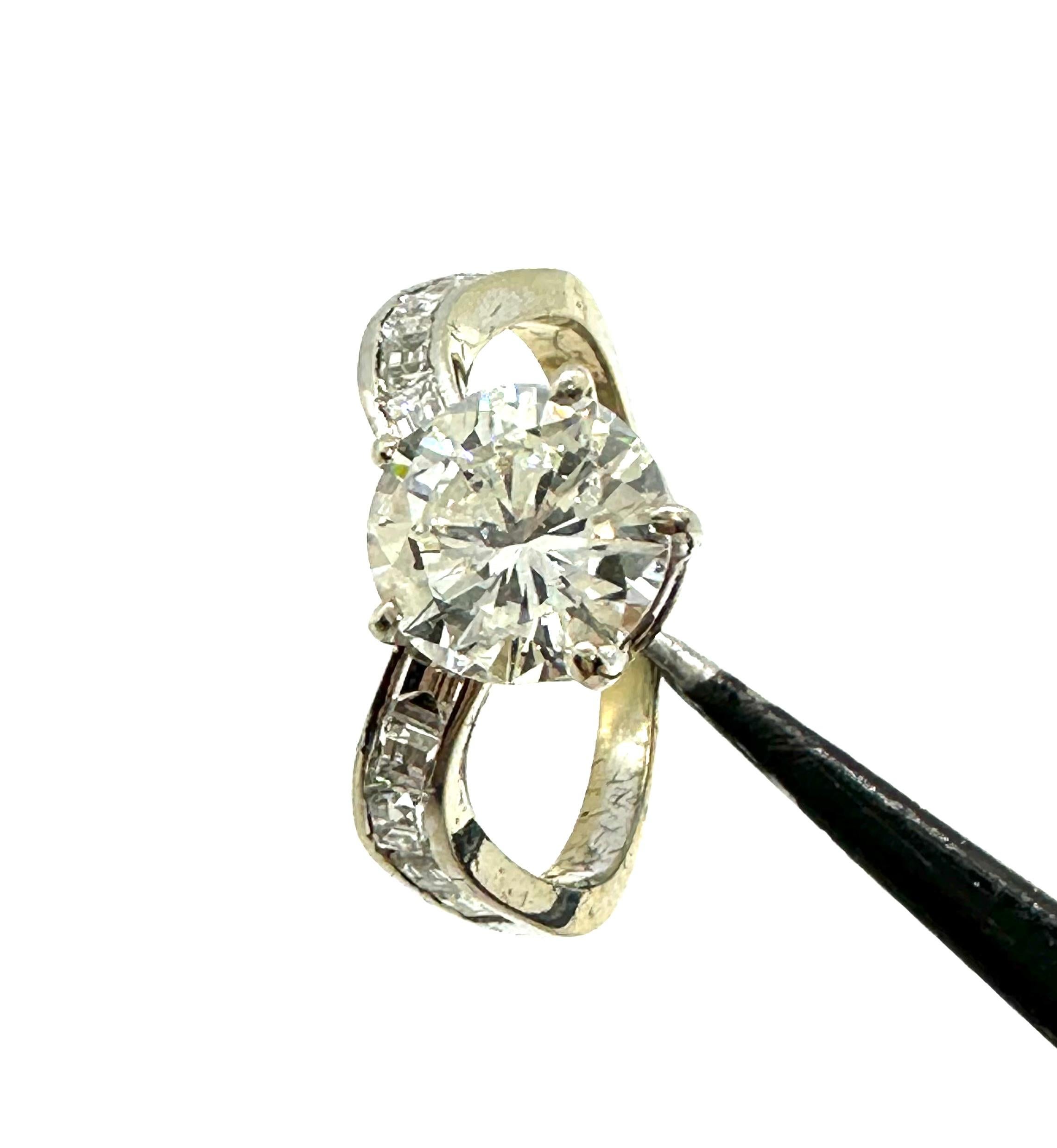 Bright engagement ring with diamond ct. 1.73 For Sale 2