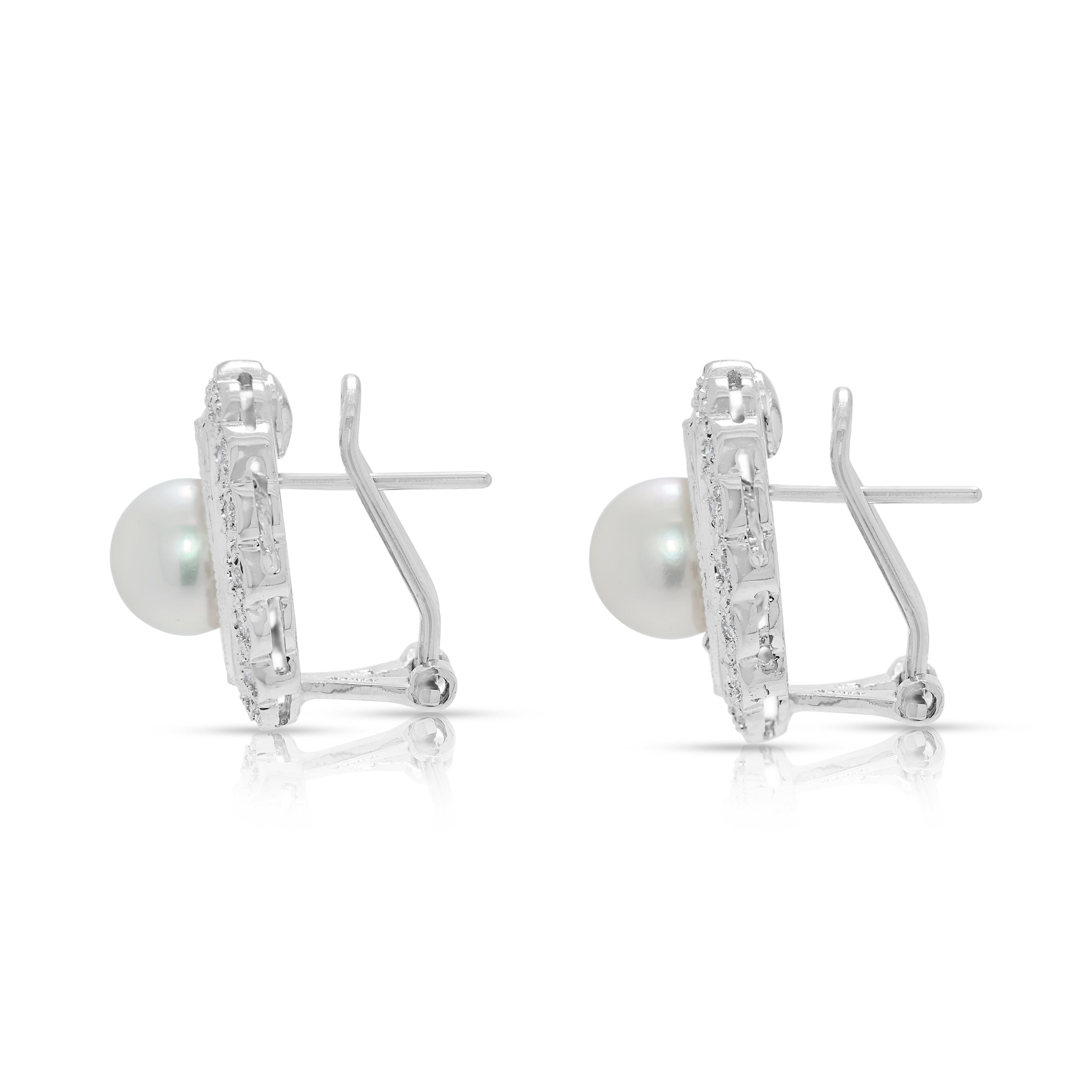 Luminous 0.19ct Natural Diamond & 7.2mm Akoya Pearl Earrings in 18K White Gold Neuf - En vente à רמת גן, IL