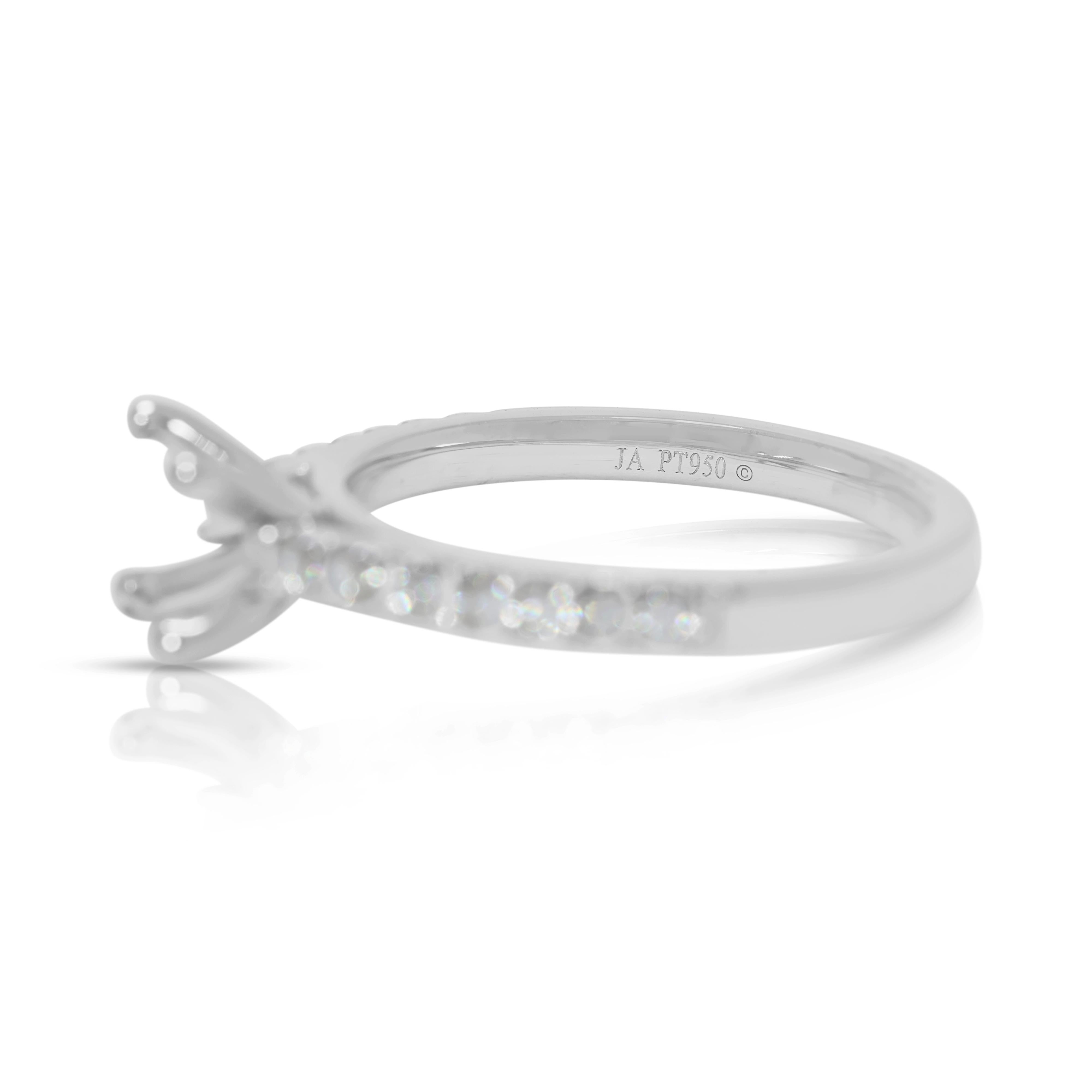 Luminous 0.24ct Natural Diamond Pave Ring Setting in Platinum Corte redondo en venta