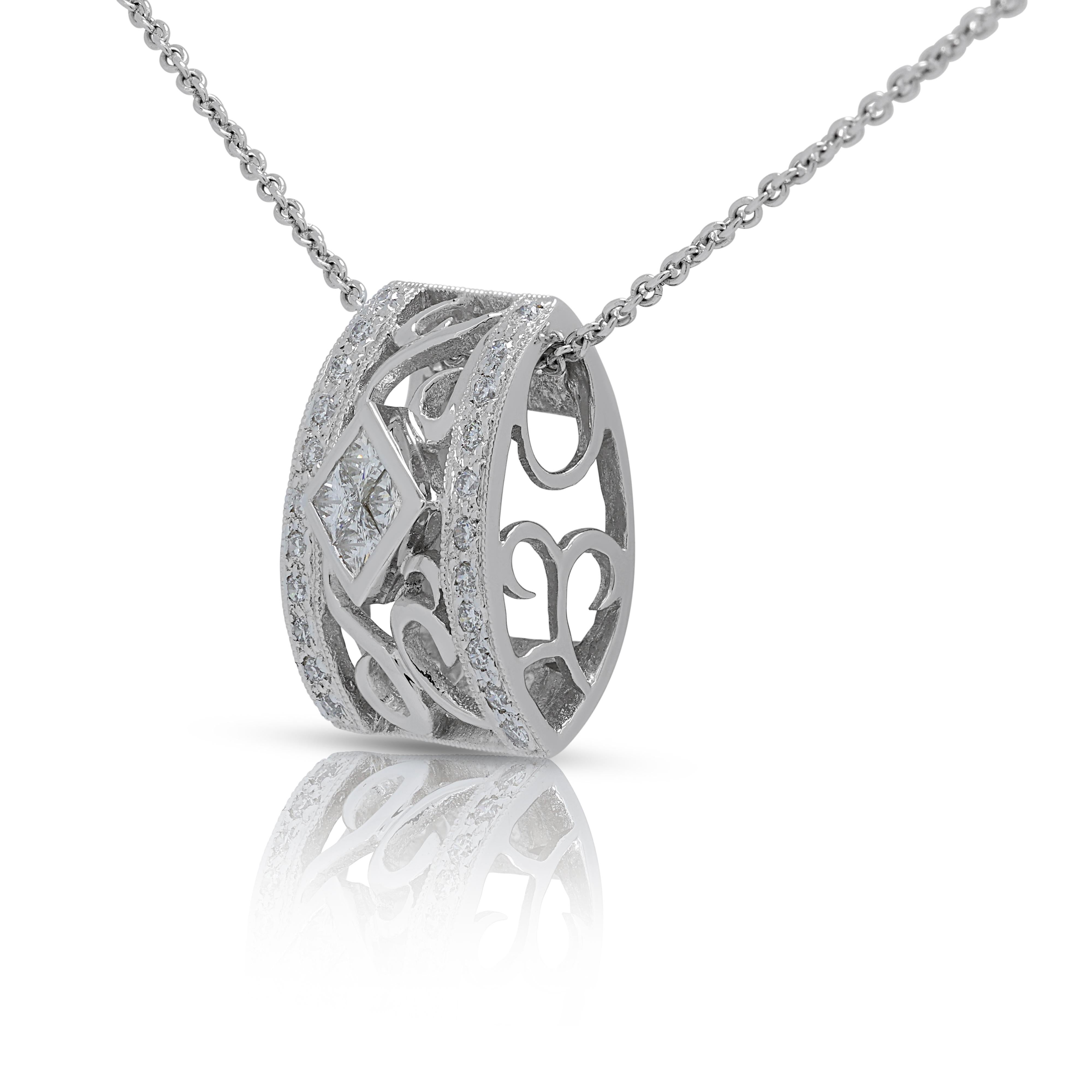 Luminous 0.30ct Diamonds Pendant in 18K White Gold - (Chain not Included) In New Condition For Sale In רמת גן, IL