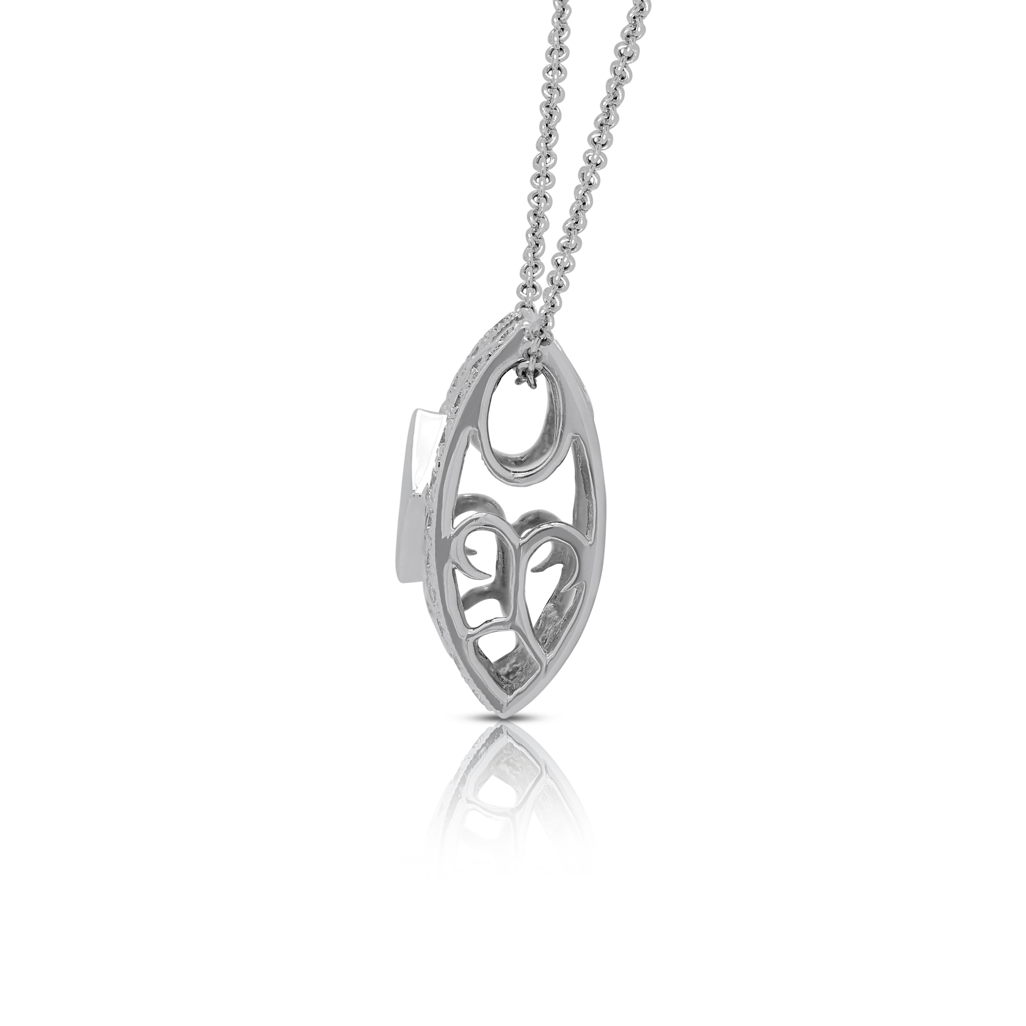 Luminous 0.30ct Diamonds Pendant in 18K White Gold - (Chain not Included) For Sale 1