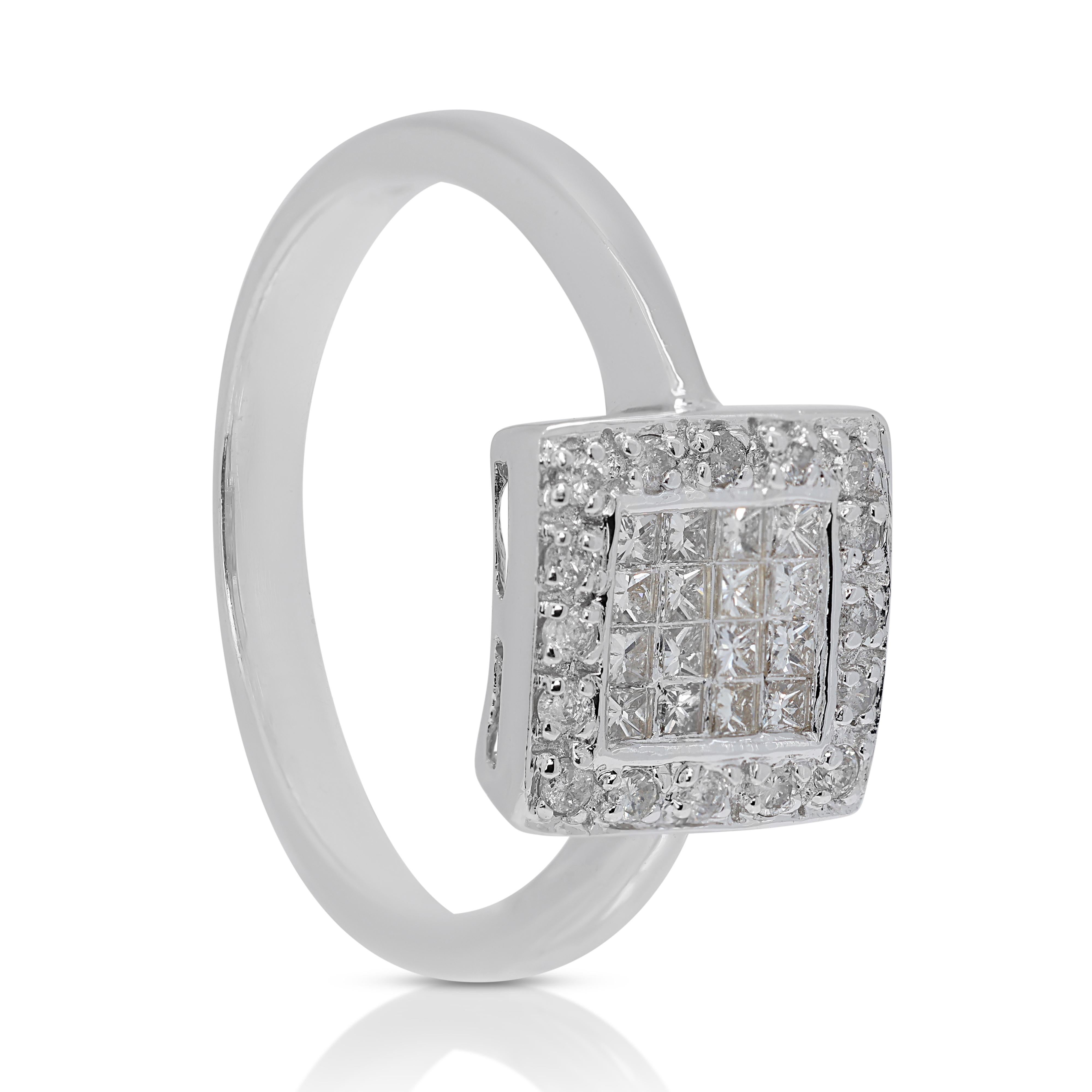 Princess Cut Luminous 0.32ct Diamonds Cluster Ring in 18K White Gold For Sale