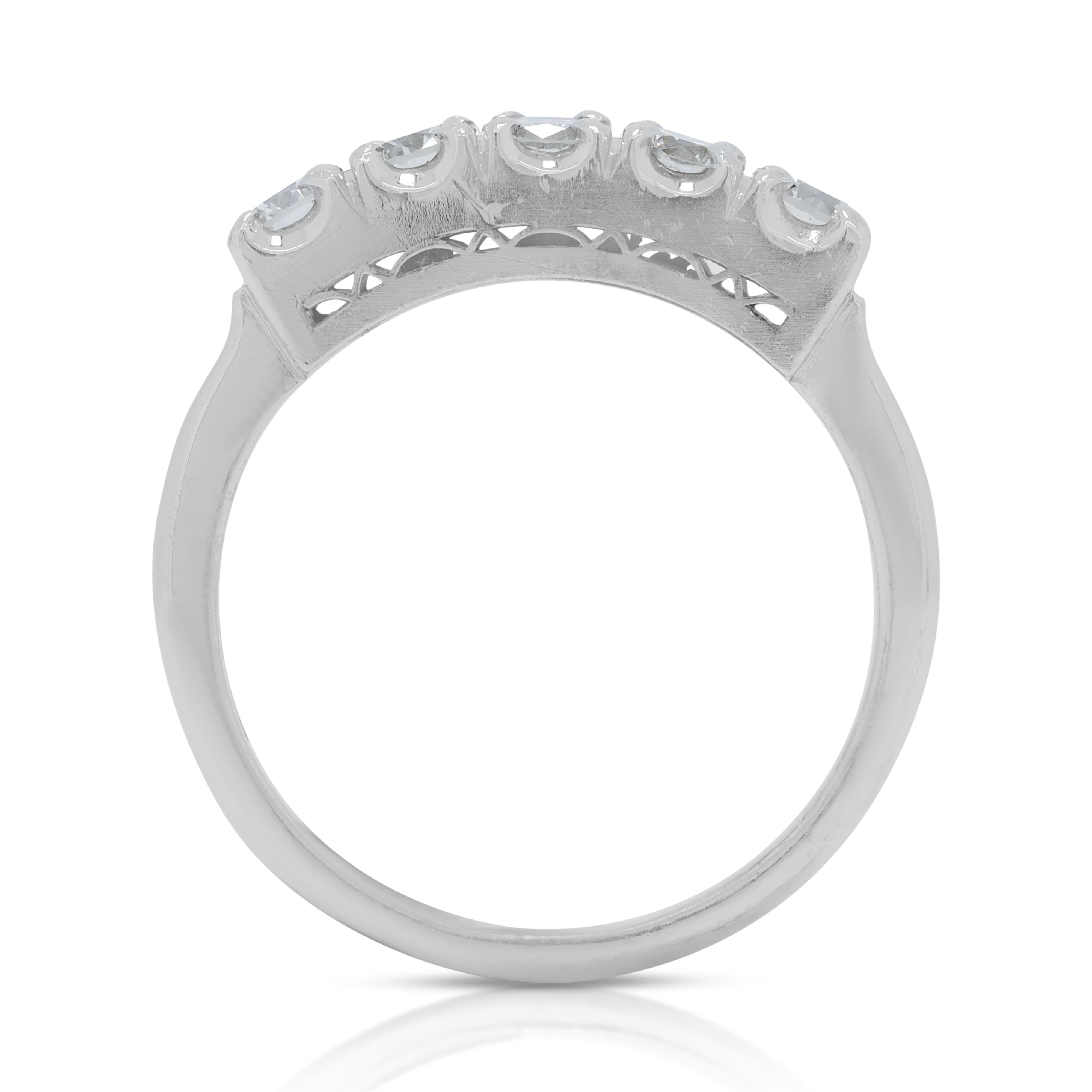 Luminous 0.45ct Diamonds Five-Stone Ring in Platinum In Excellent Condition In רמת גן, IL