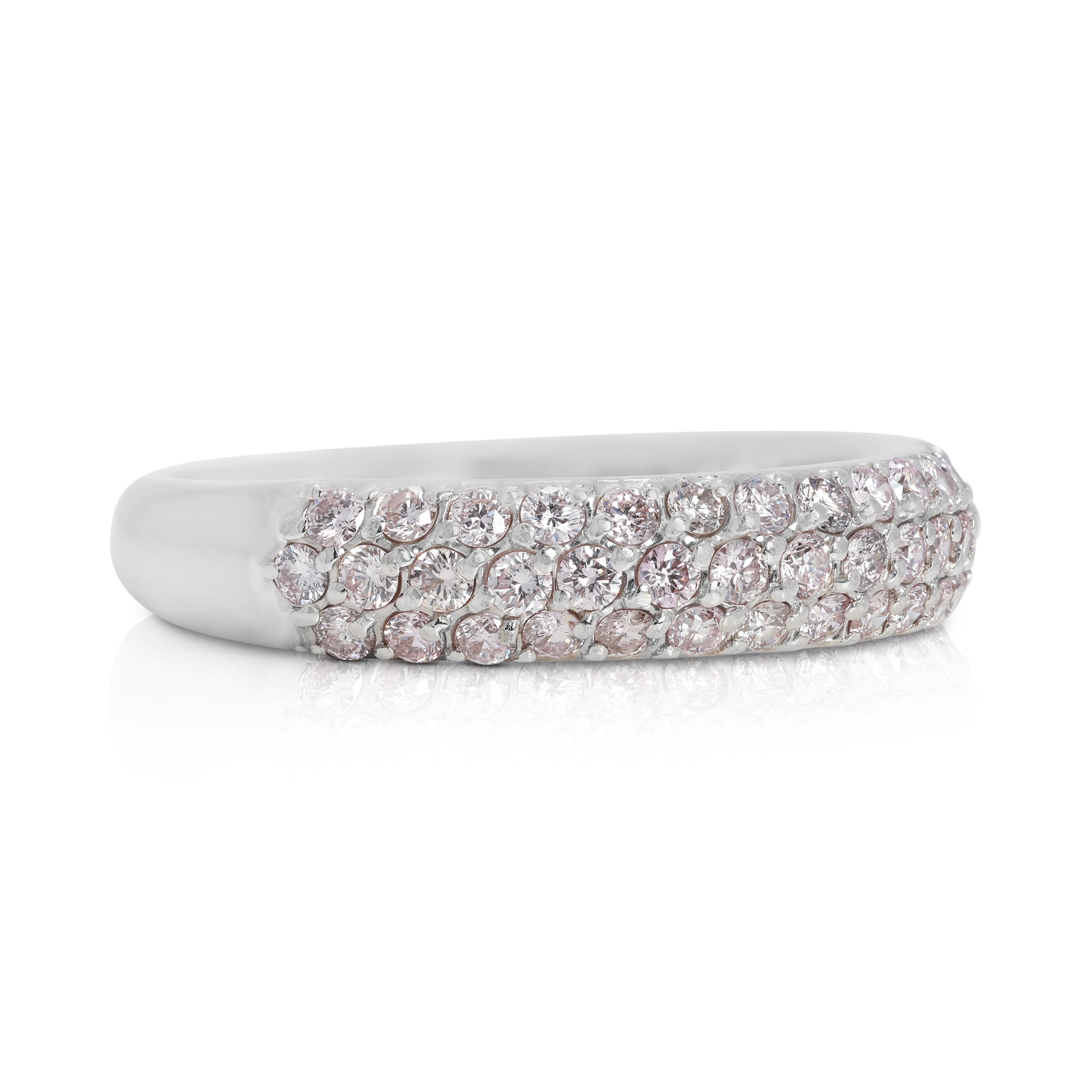 Taglio rotondo Luminoso anello in platino con diamanti naturali tondi e brillanti da 0,60 carati in vendita