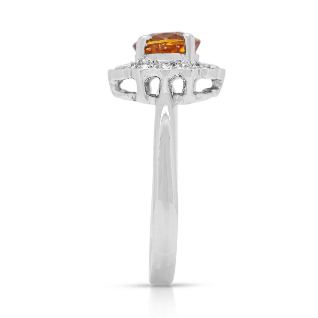 Luminous 0,66 Karat Saphir und Diamantring aus 18 Karat Weißgold im Angebot 1