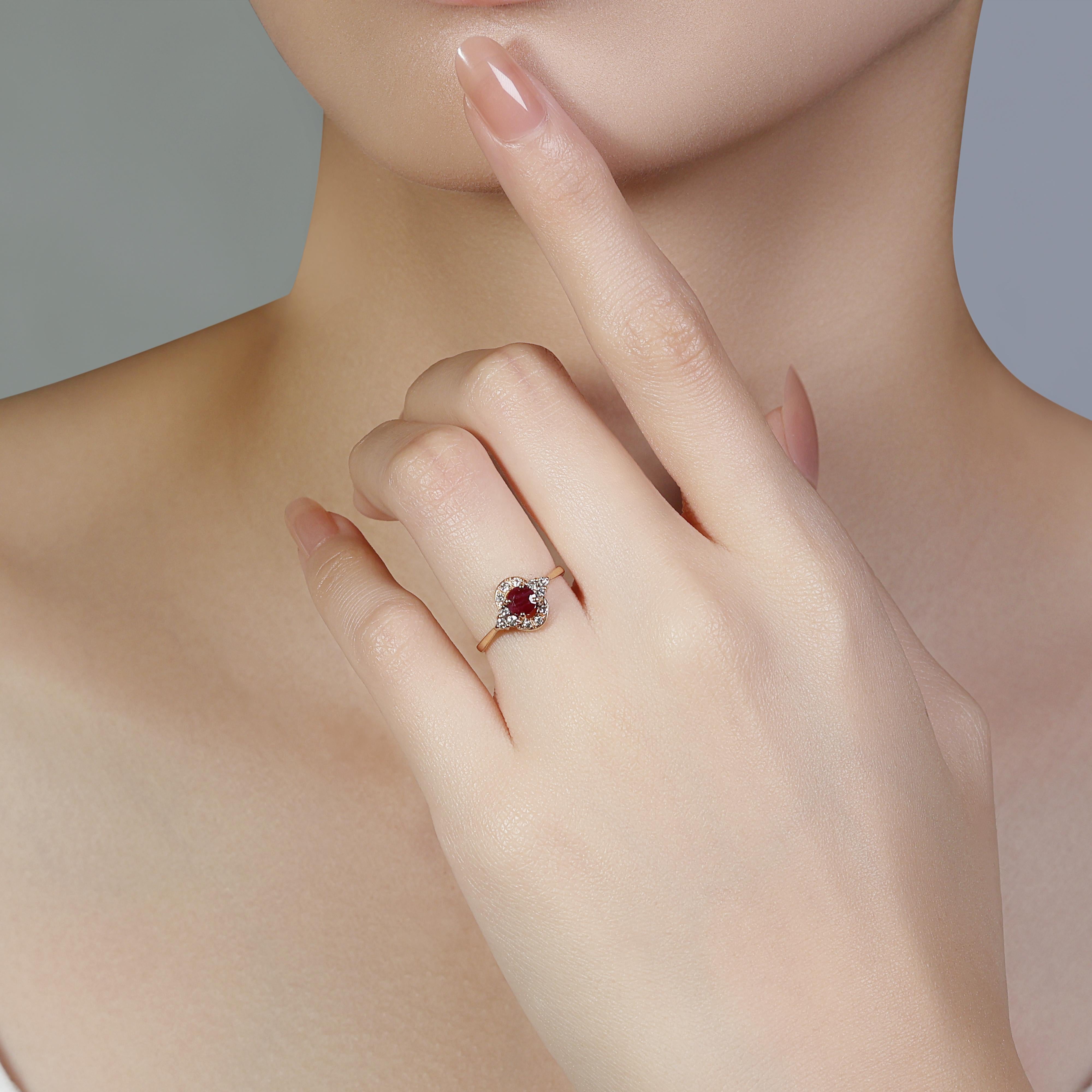 Anillo Halo Luminoso de Rubí de 0,70 quilates y Diamante Natural en Oro Amarillo de 18 quilates en venta 4