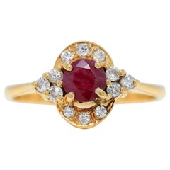 Bague lumineuse en or jaune 18 carats avec rubis de 0,70 carat et halo de diamants naturels