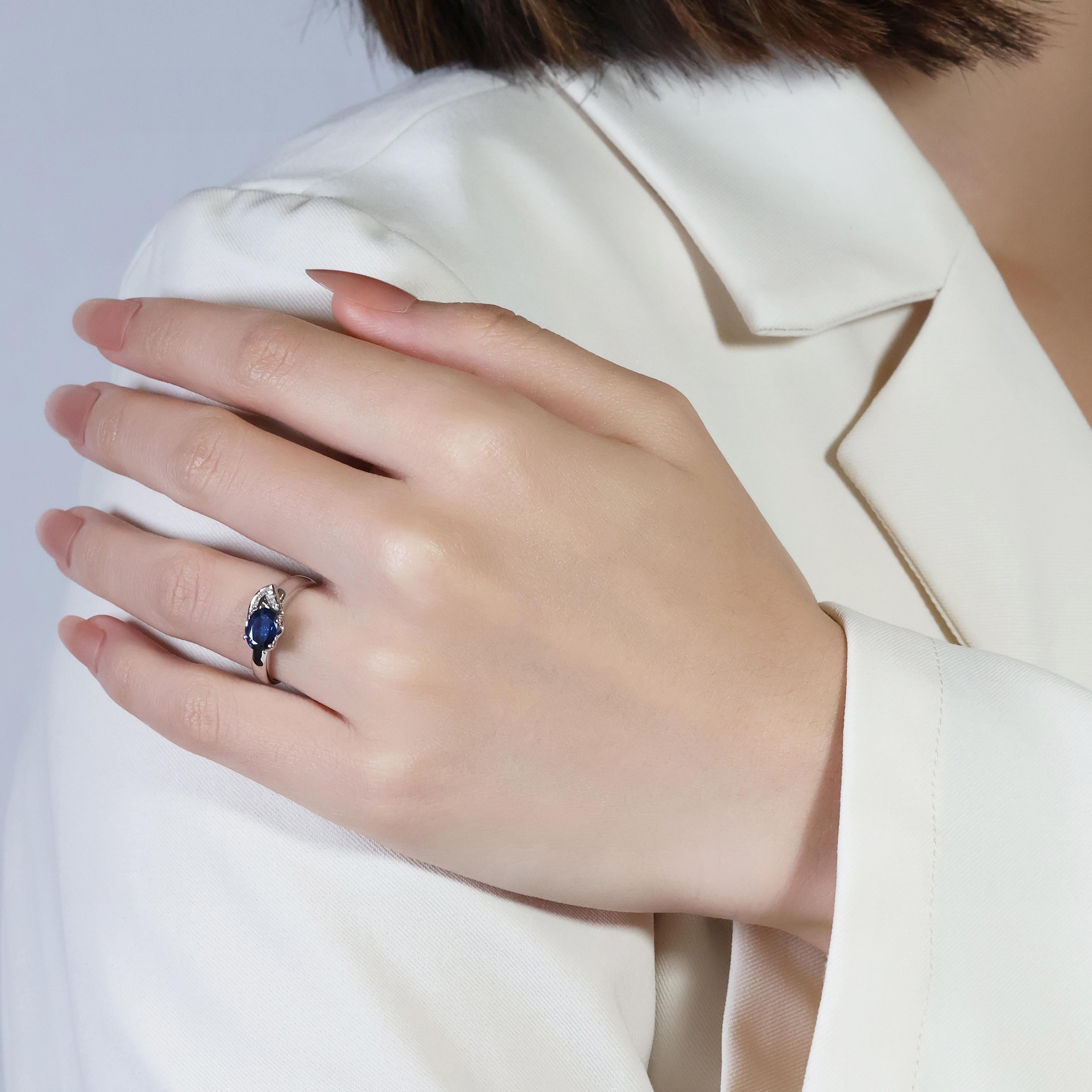 Anello Luminoso con Zaffiro da 0,76 carati e diamanti naturali in oro bianco 18 carati in vendita 3