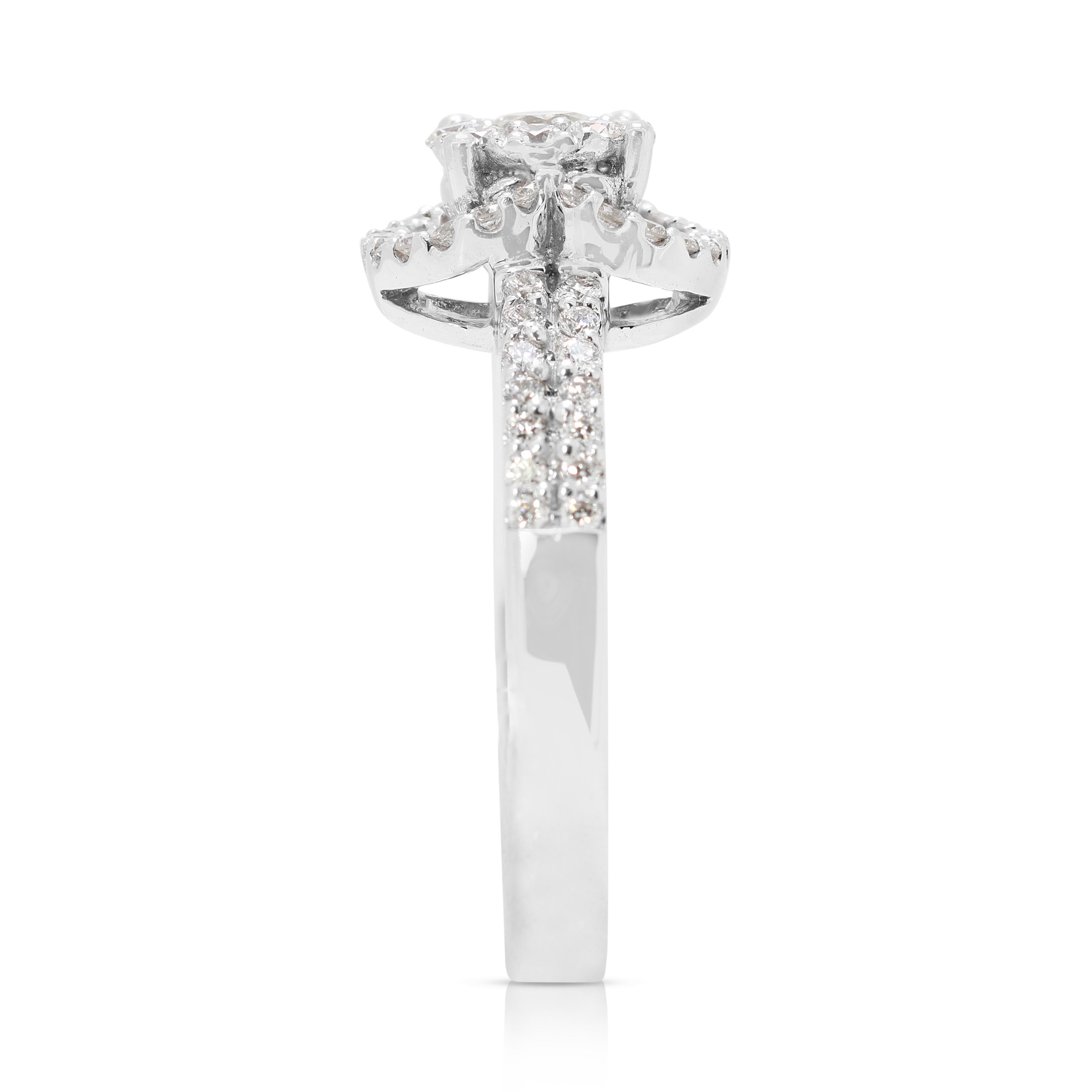 Women's Luminous 0.77ct Round Brilliant Diamond Cluster Ring in 18K White Gold For Sale