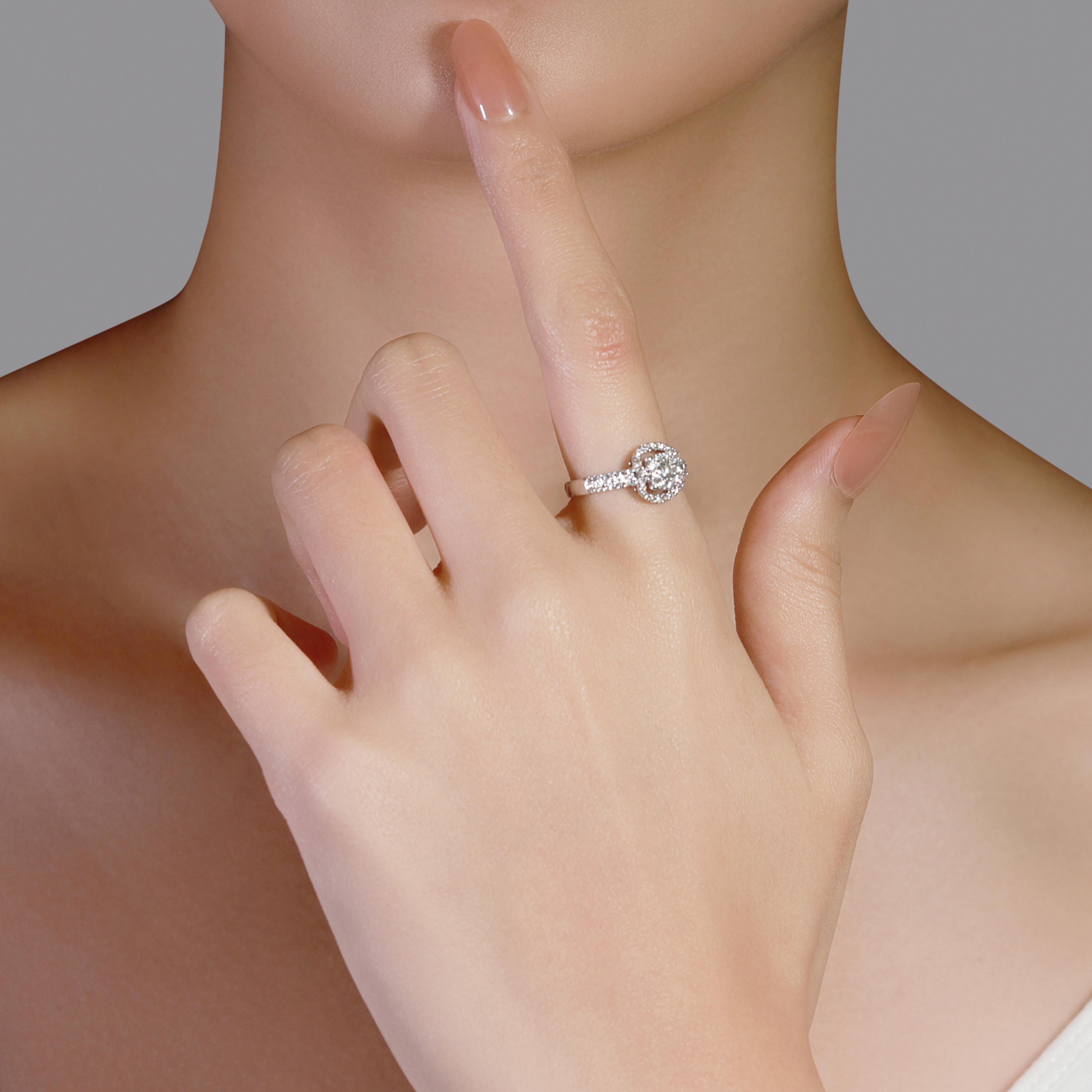 Luminous 0.77ct Round Brilliant Diamond Cluster Ring in 18K White Gold For Sale 3