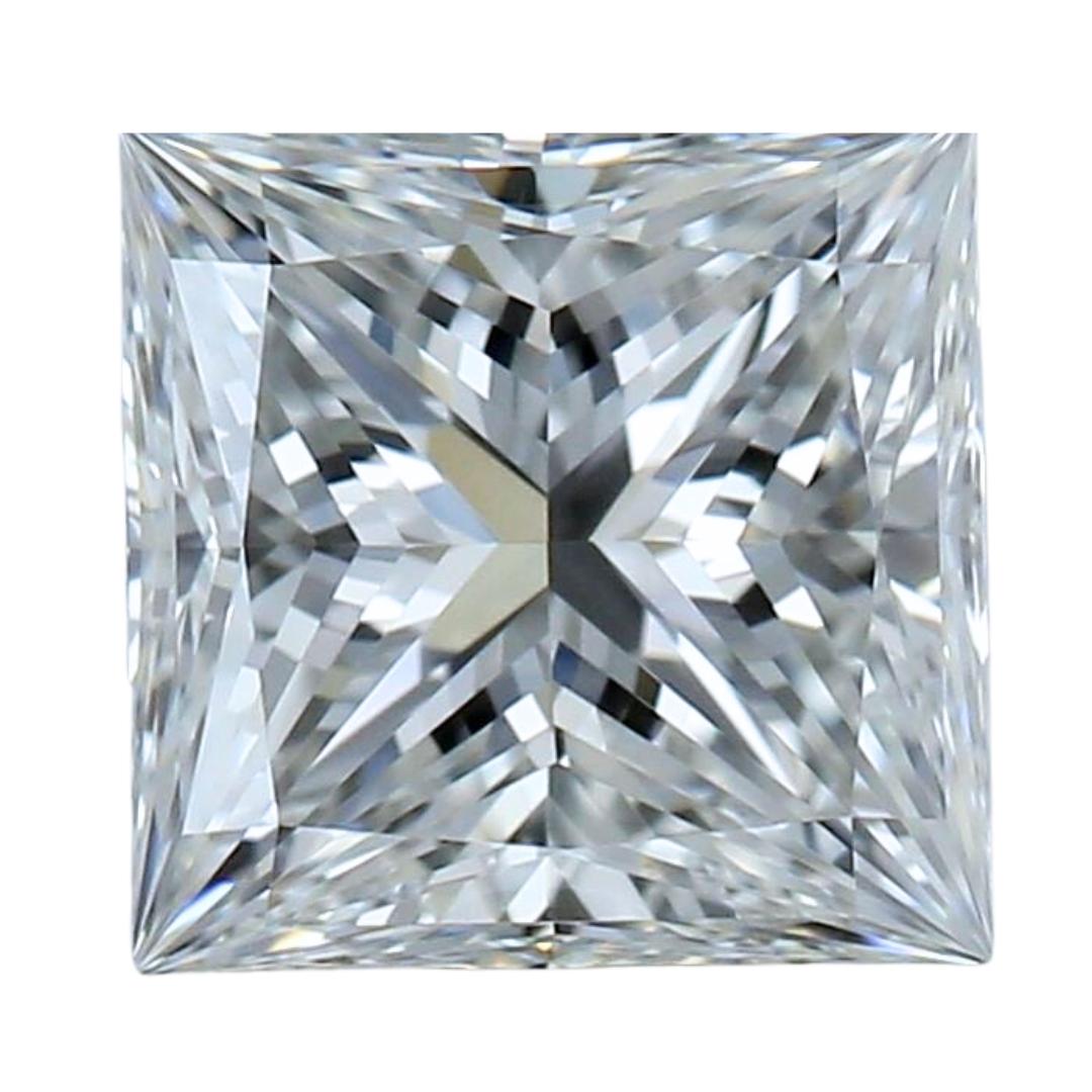 Luminous 1.07ct Ideal Cut Square Diamond - GIA Certified For Sale 2