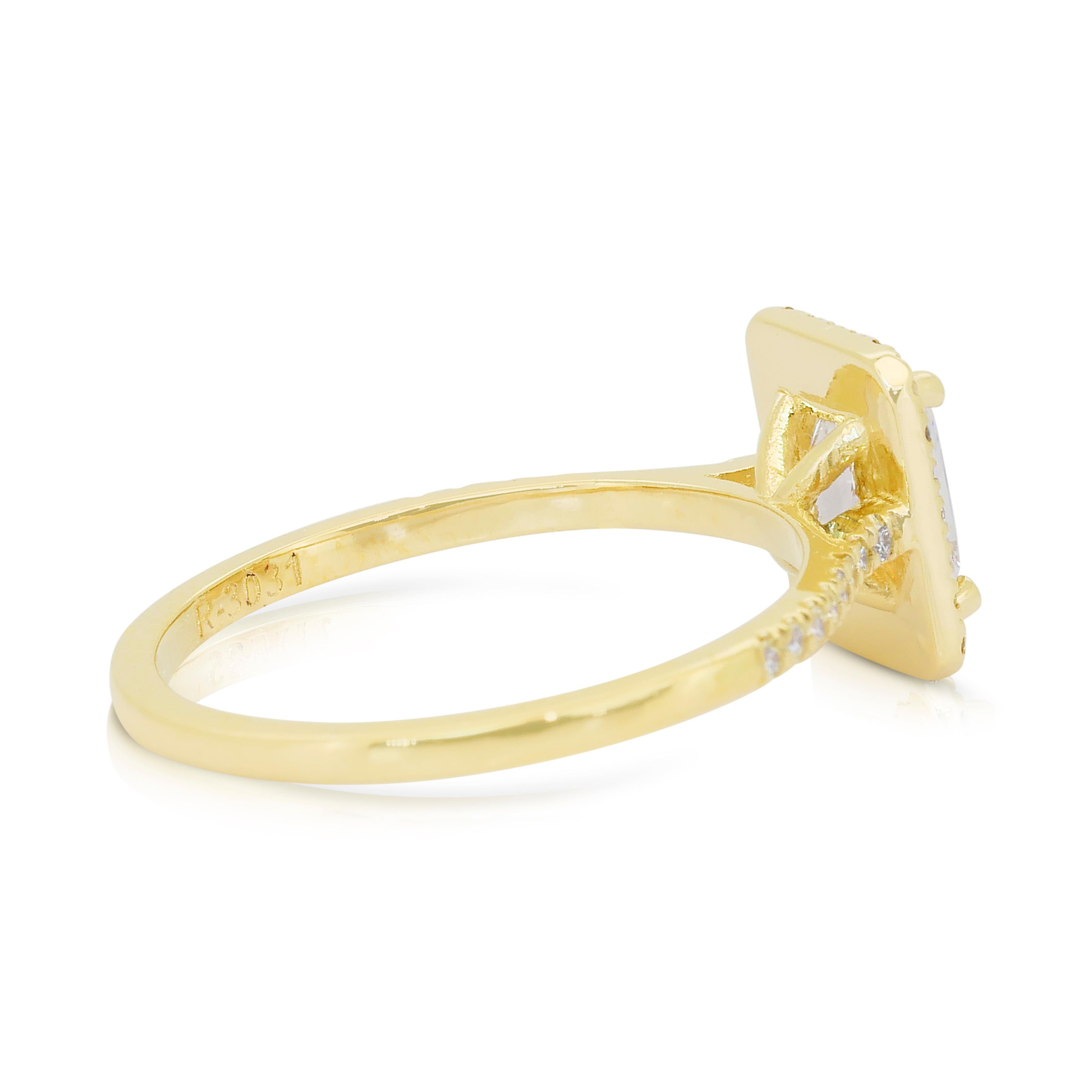 Luminous 1.22ct Diamonds Ring in 14k Yellow Gold - GIA Certified Neuf - En vente à רמת גן, IL