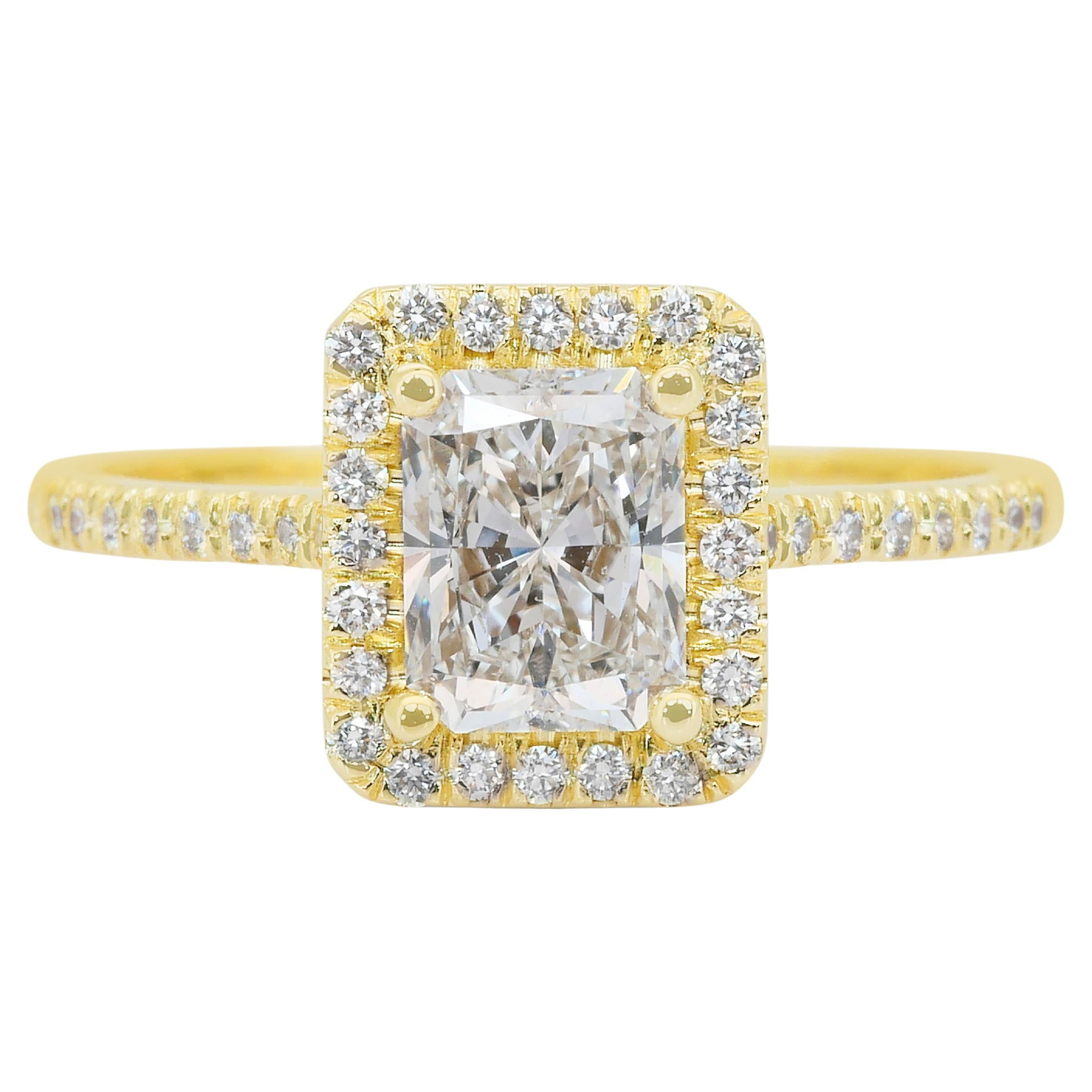 Luminous 1.22ct Diamonds Ring in 14k Yellow Gold - GIA Certified en vente