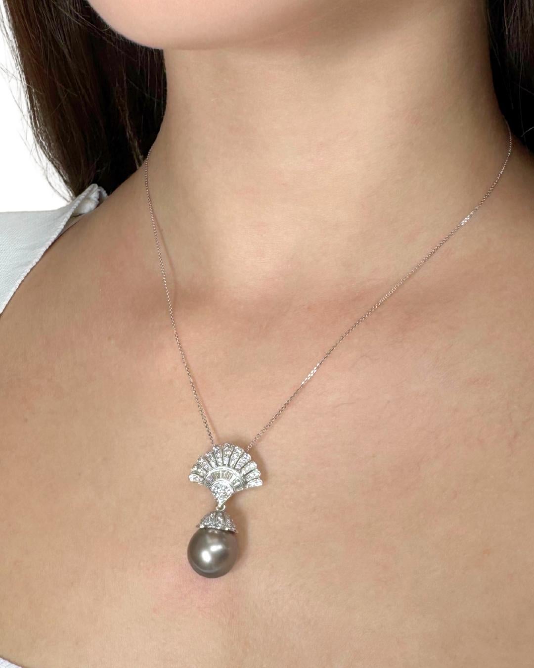 Collana Luminosa con perle di coltura di Tahiti e diamanti da 13,25 ct in oro bianco 18 carati in vendita 5