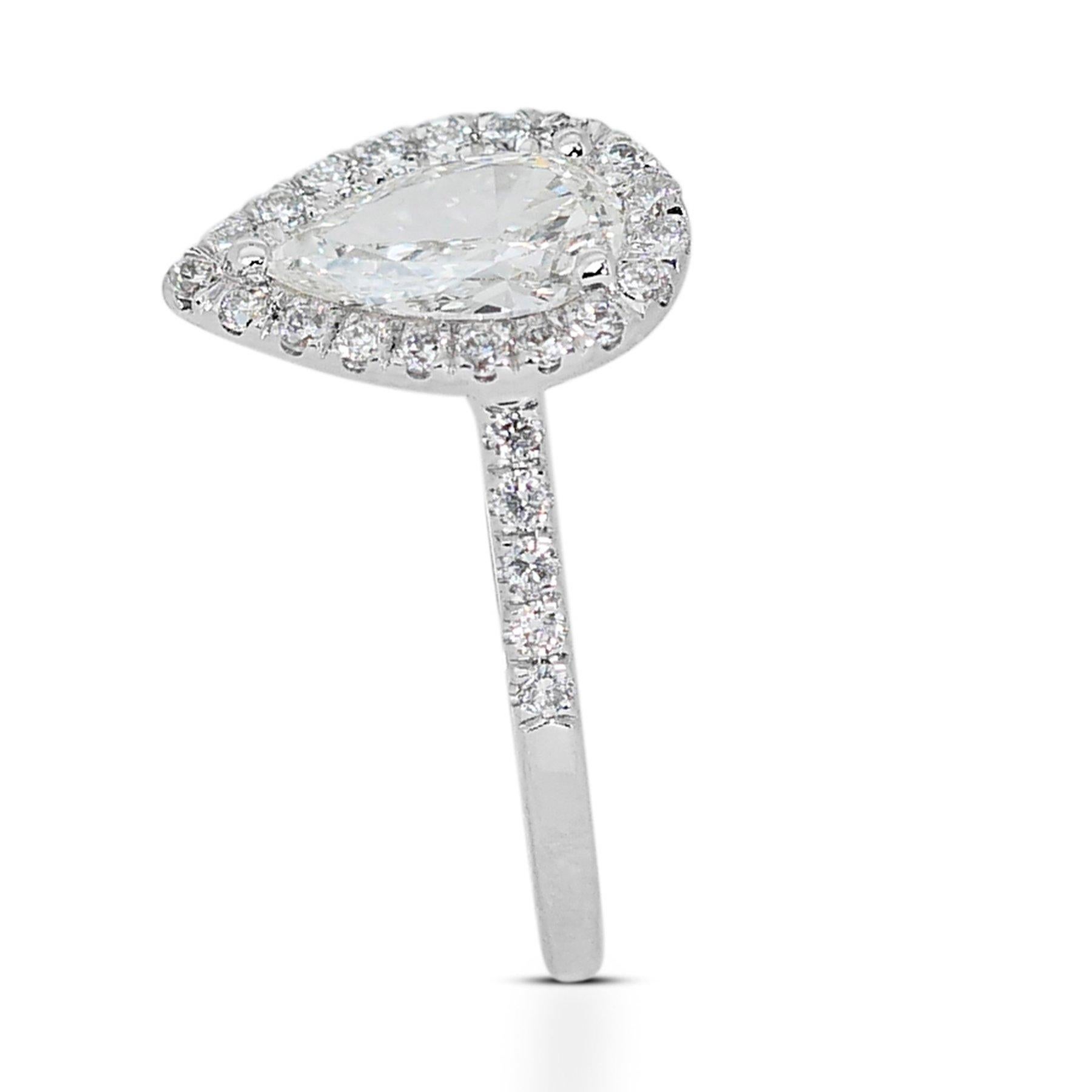 Luminous 1.32ct Double Excellent Ideal Cut Diamonds Halo Ring in 18k White Gold In New Condition For Sale In רמת גן, IL