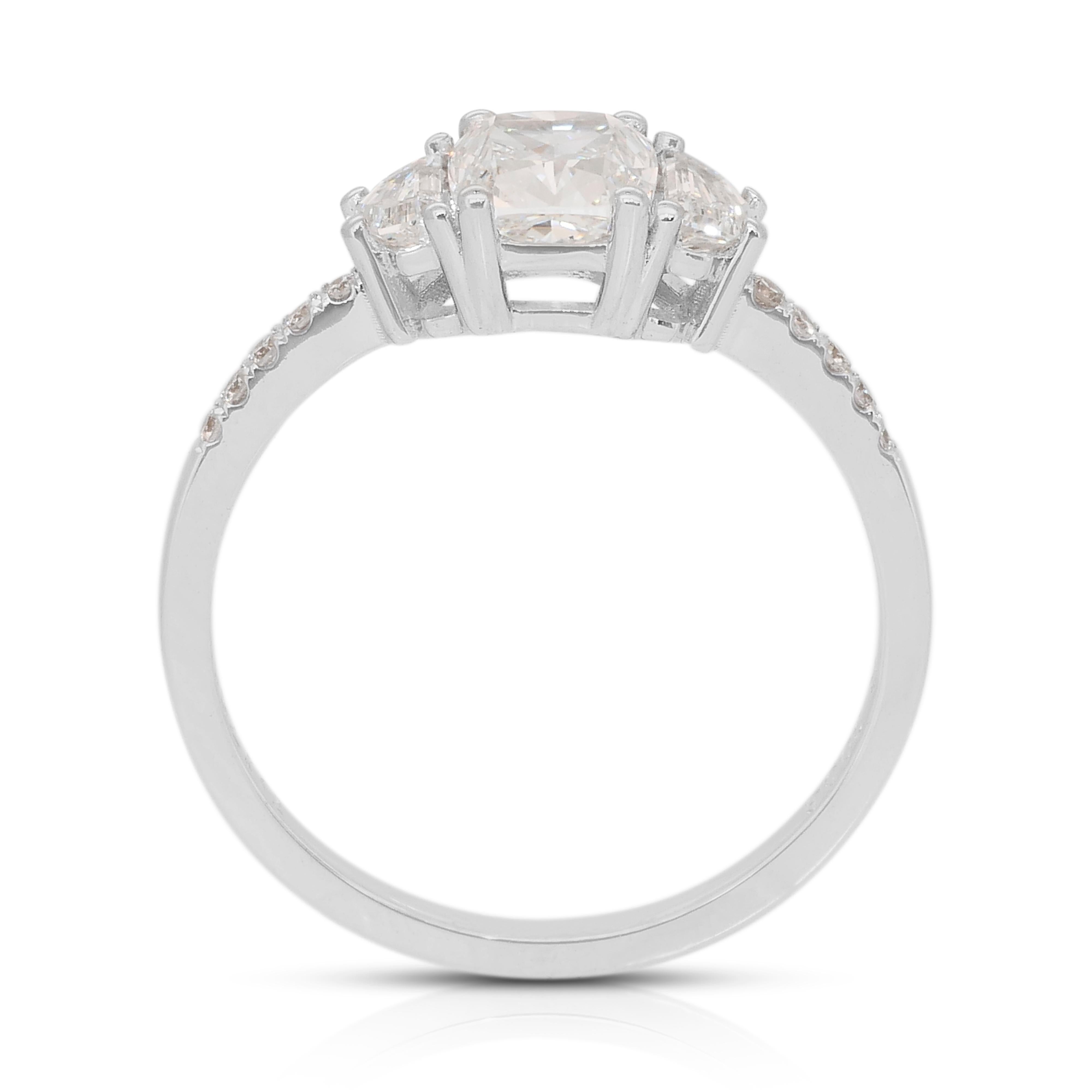 Anello Luminoso con 3 pietre e 1,36 carati di diamanti in oro bianco 18 carati - Certificato GIA in vendita 3