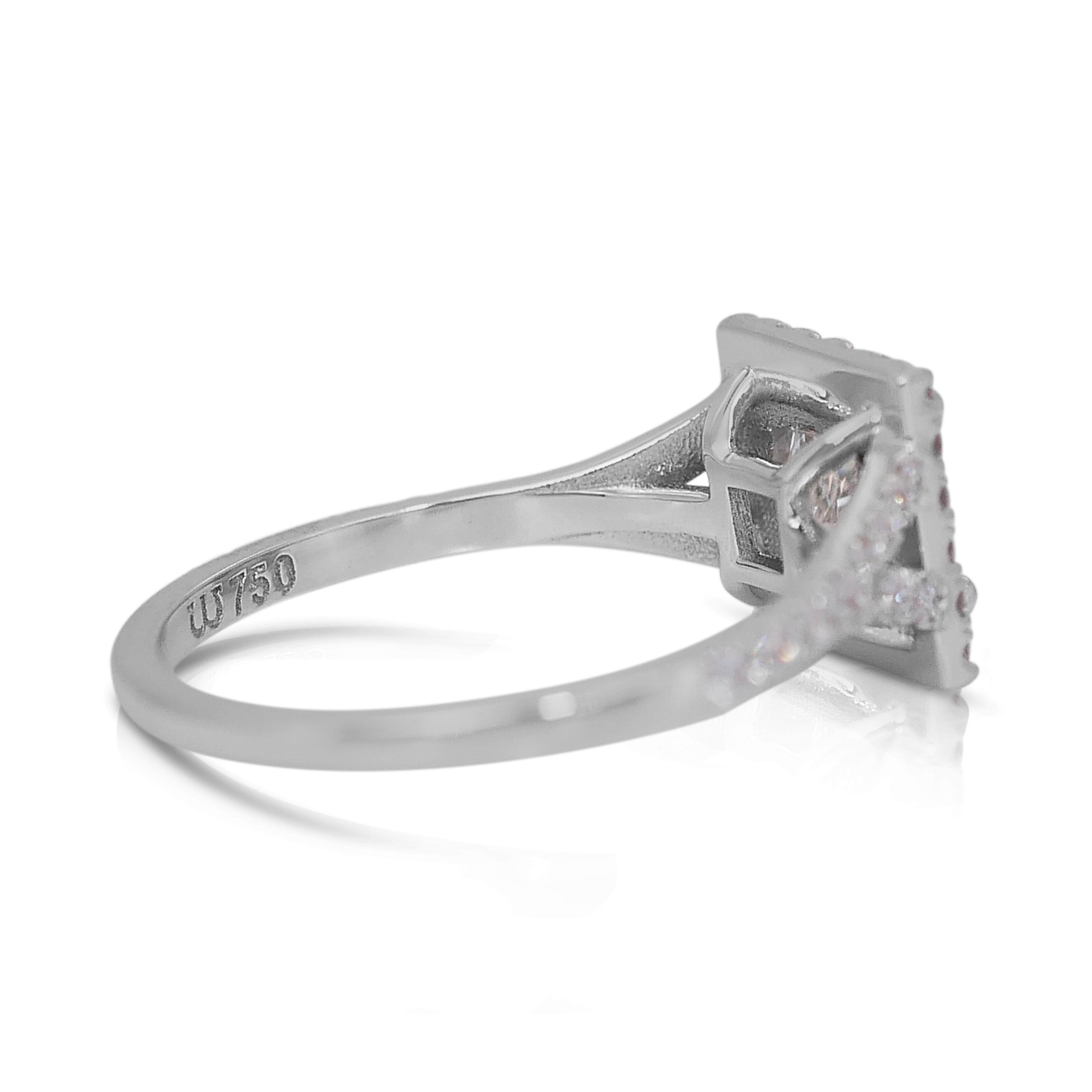 Luminous 1.41ct Diamonds Halo Ring in 18k White Gold - IGI Certified In New Condition In רמת גן, IL