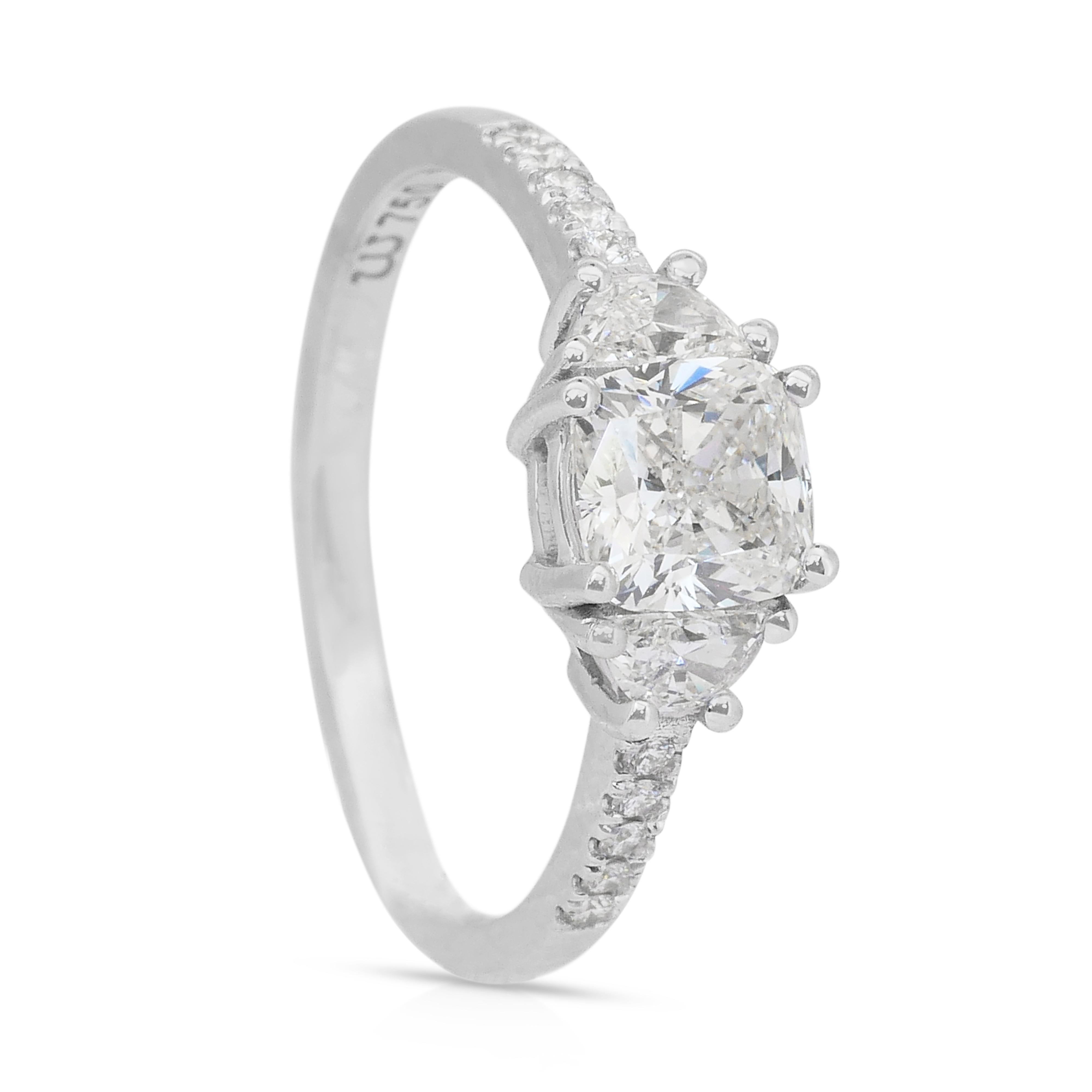 Anello Luminoso con 3 pietre di diamanti da 1,46 carati in oro bianco 18 carati - Certificato IGI in vendita 3
