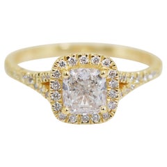 Luminous 1.50ct Diamonds Halo Ring in 18k Yellow Gold - IGI Certified