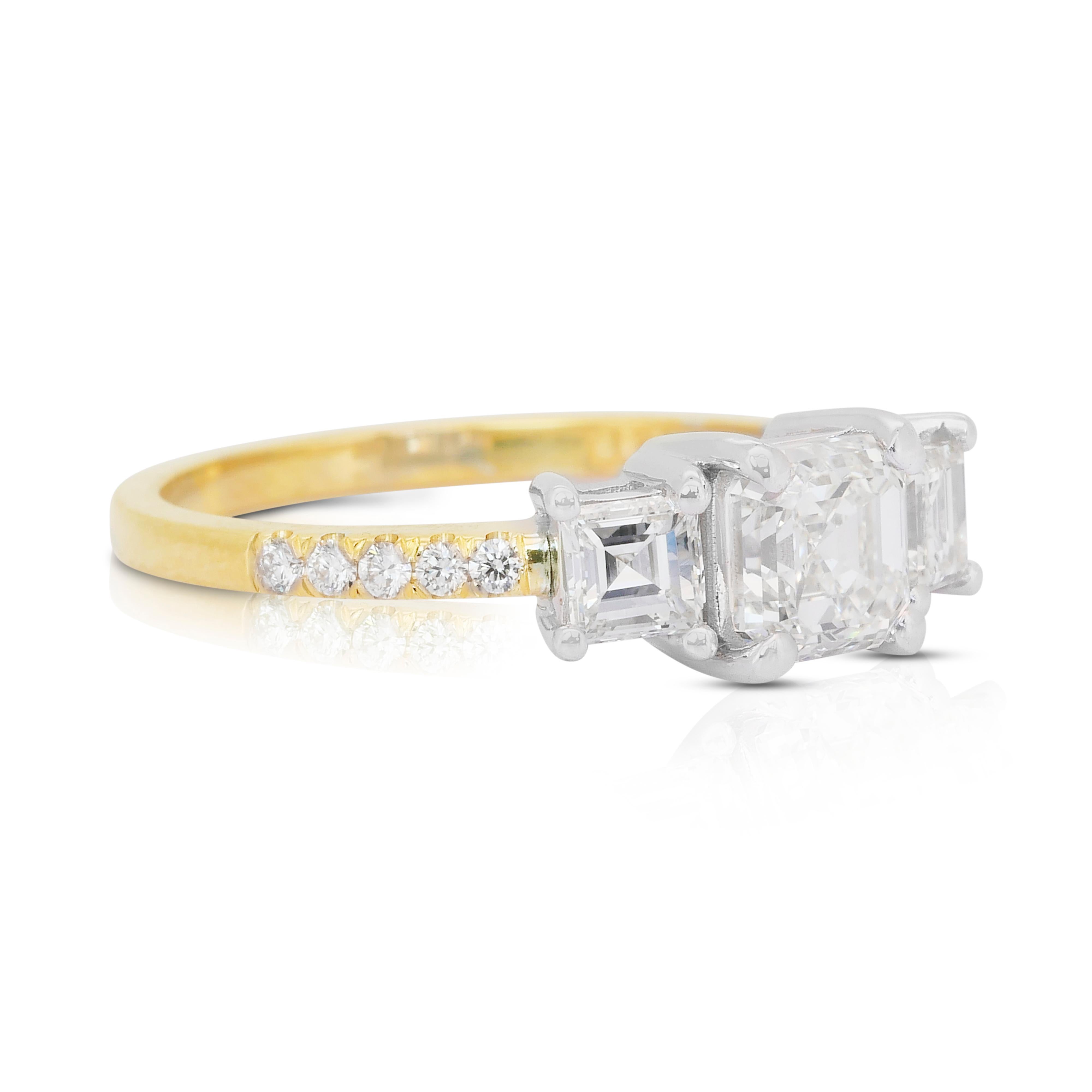 Quadrato Anello Luminoso con 3 pietre di diamanti da 1,54 carati in oro giallo e bianco 18k - Certificato IGI in vendita