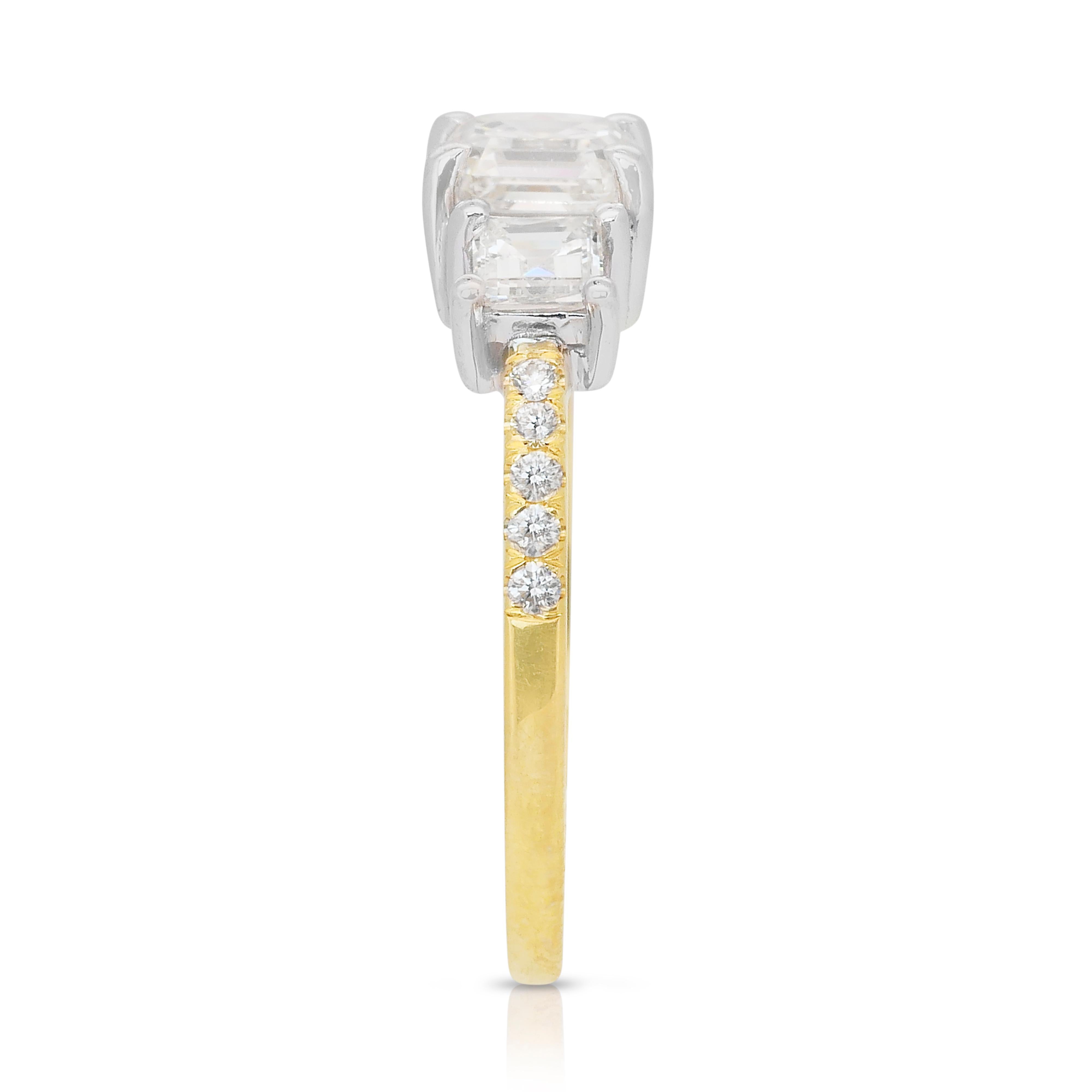 Anello Luminoso con 3 pietre di diamanti da 1,54 carati in oro giallo e bianco 18k - Certificato IGI in vendita 2