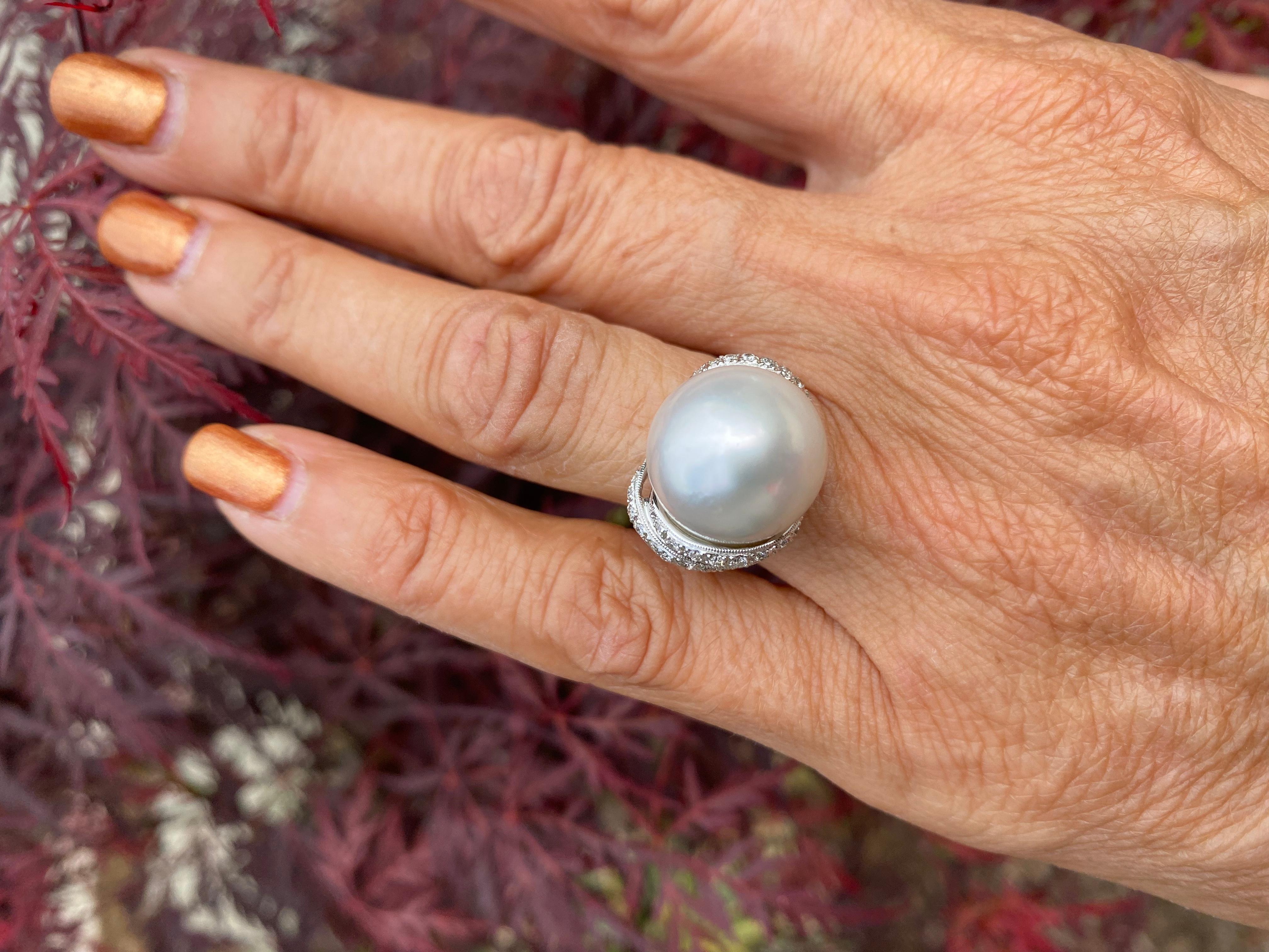 Contemporary Luminous White South Sea Pearl set with Diamonds 18 White Gold For Sale