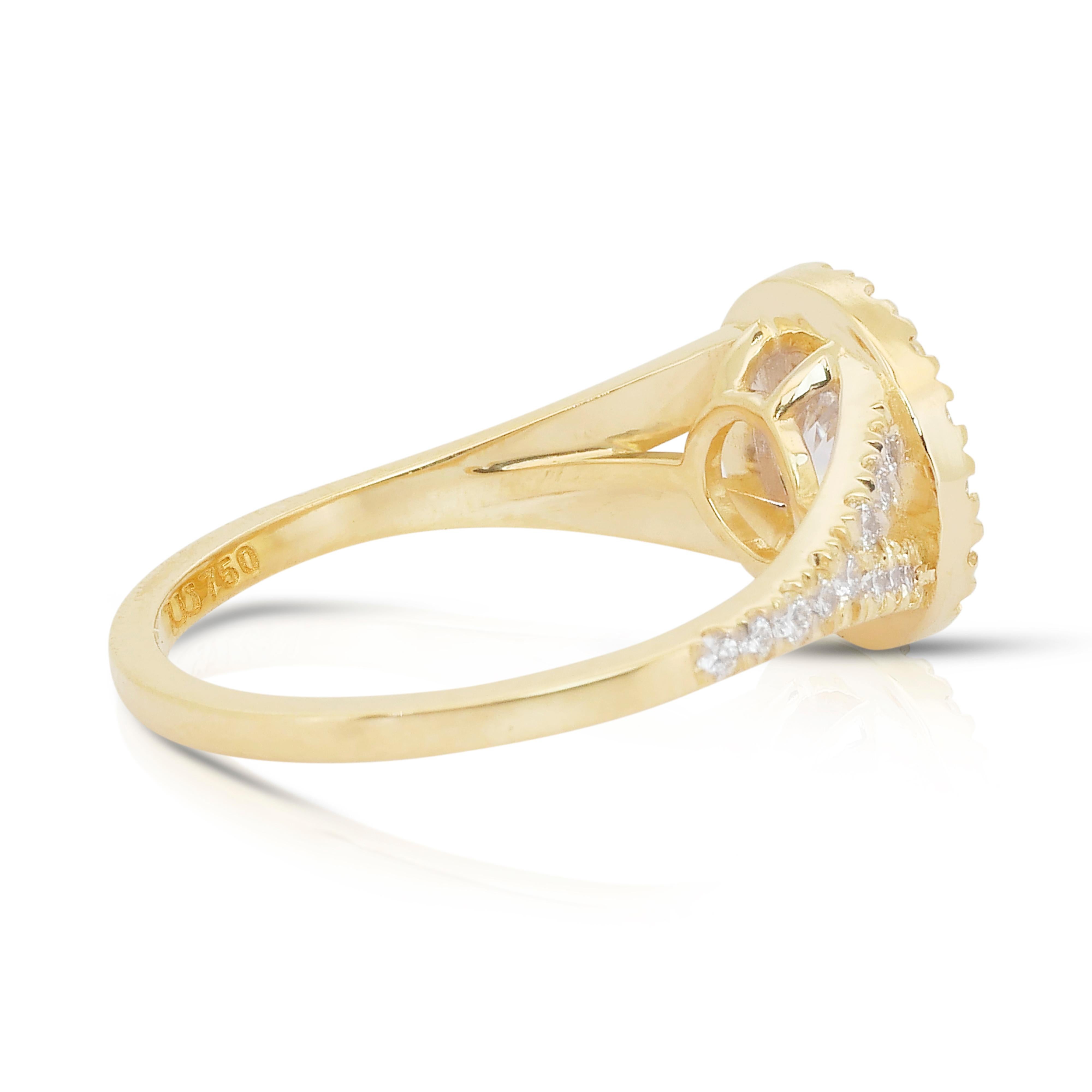 Luminous 1.80ct Diamonds Halo Ring in 18k Yellow Gold - IGI Certified Neuf - En vente à רמת גן, IL