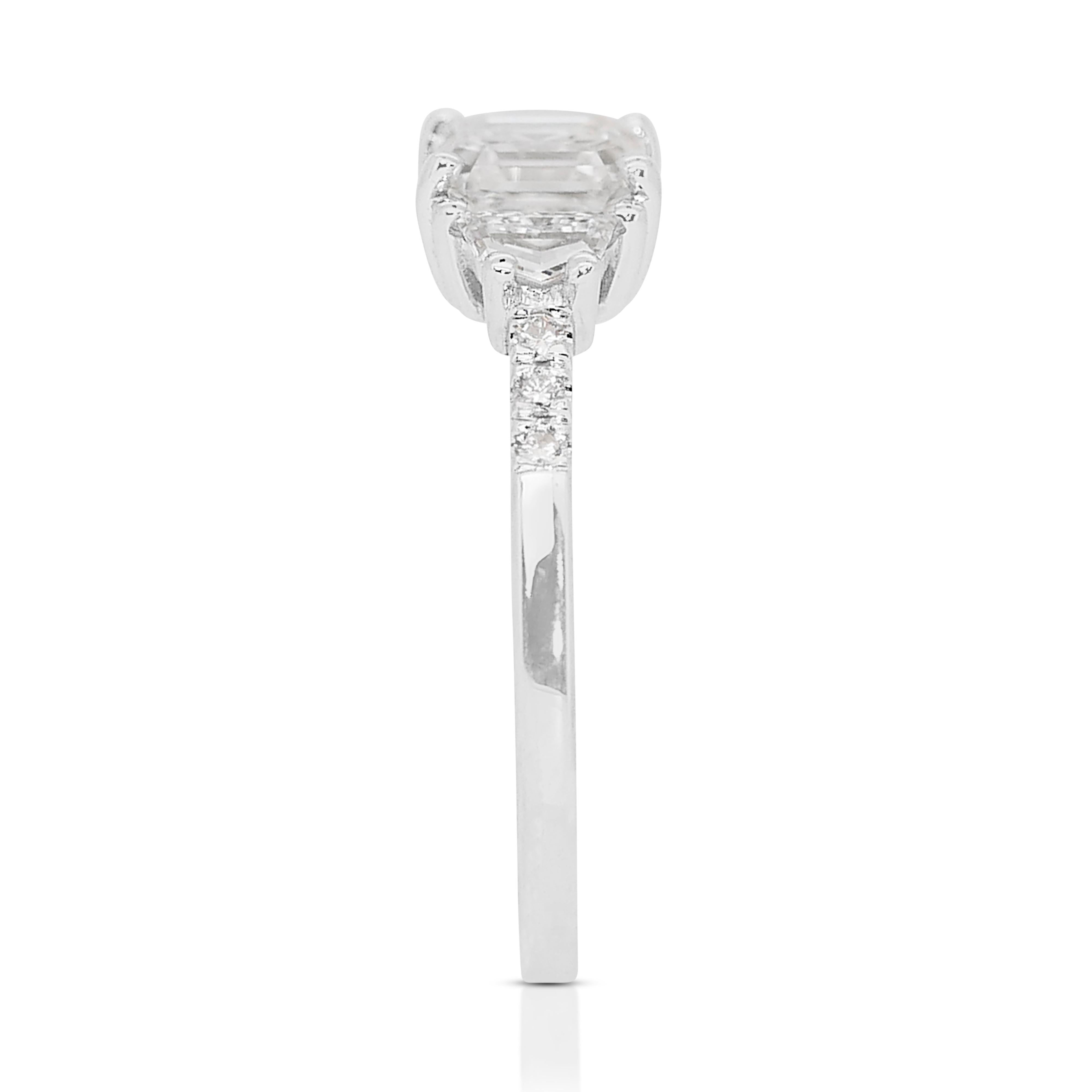 Luminous 2.01ct Diamonds 3-Stone Ring in 18k White Gold - GIA Certified 1