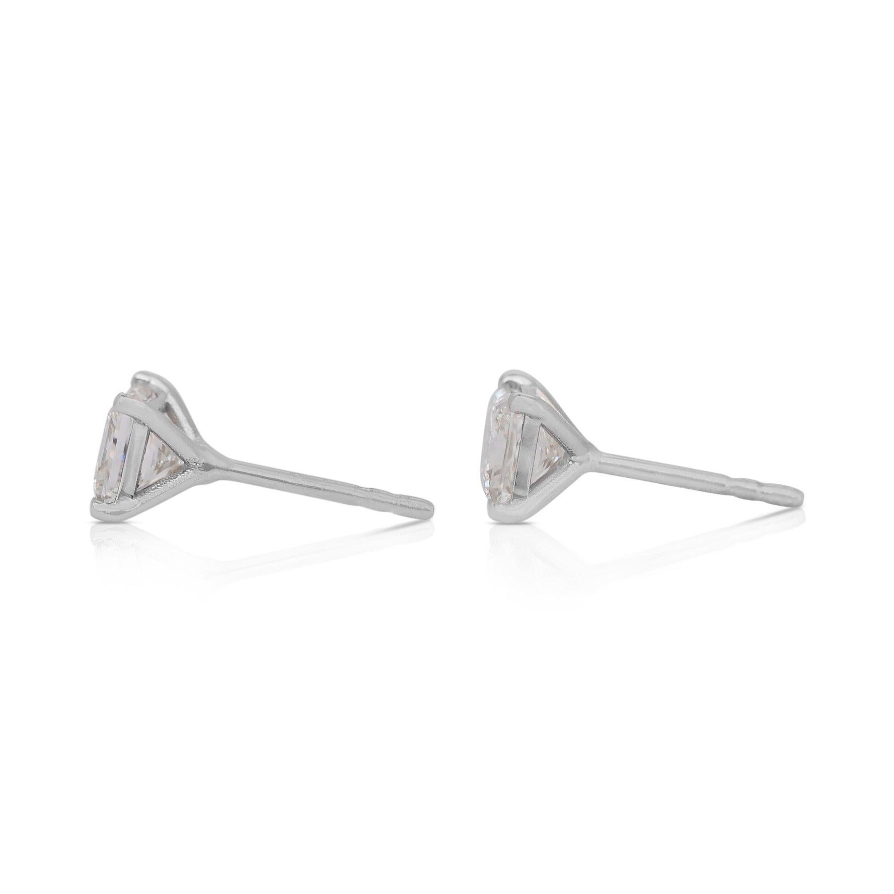 Luminous 2.01ct Diamonds Stud Earrings in 18k White Gold - GIA Certified In New Condition In רמת גן, IL