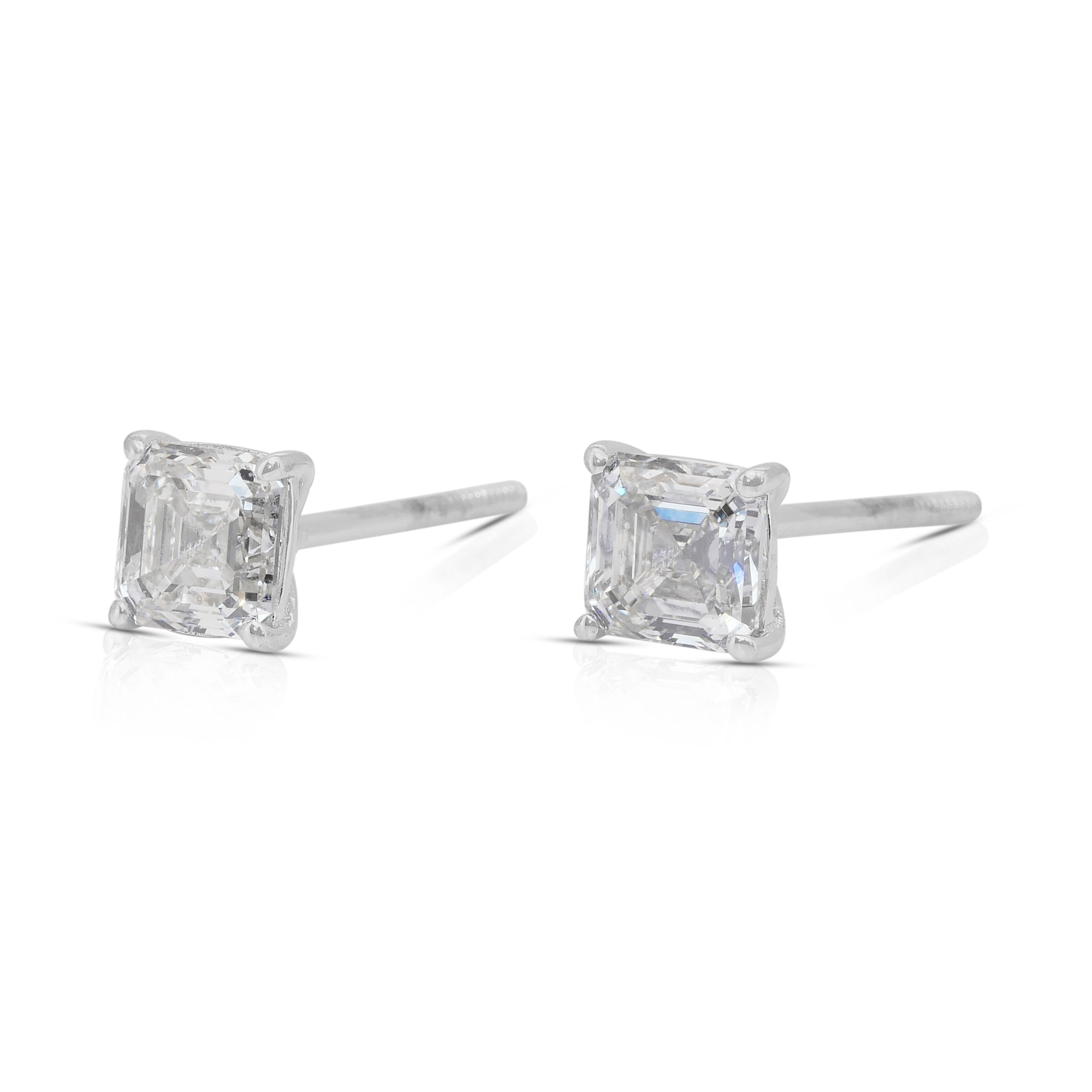 Luminous 2.03ct Diamonds Stud Ears in 18k White Gold - IGI Certified Neuf - En vente à רמת גן, IL
