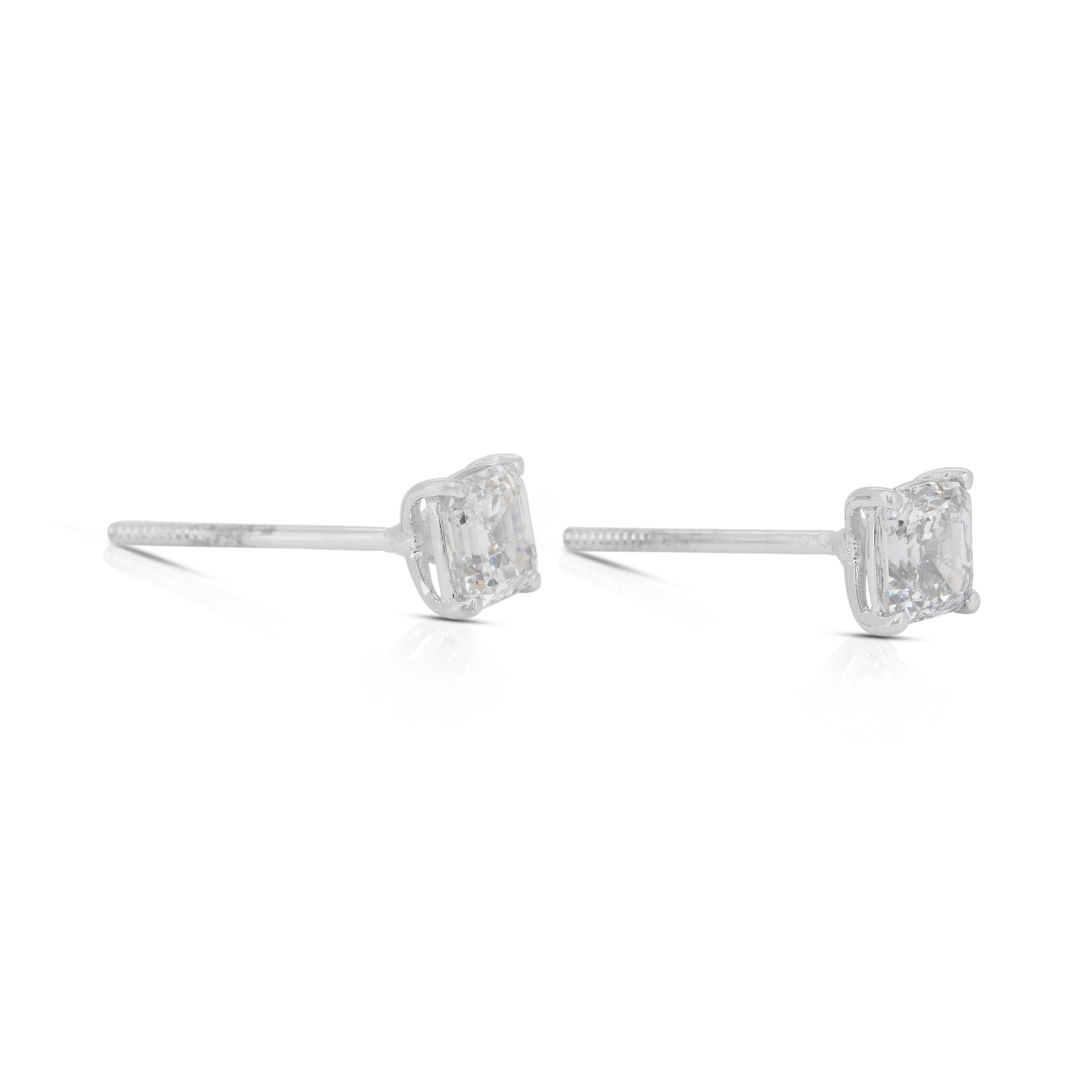 Luminous 2.03ct Diamonds Stud Ears in 18k White Gold - IGI Certified Pour femmes en vente