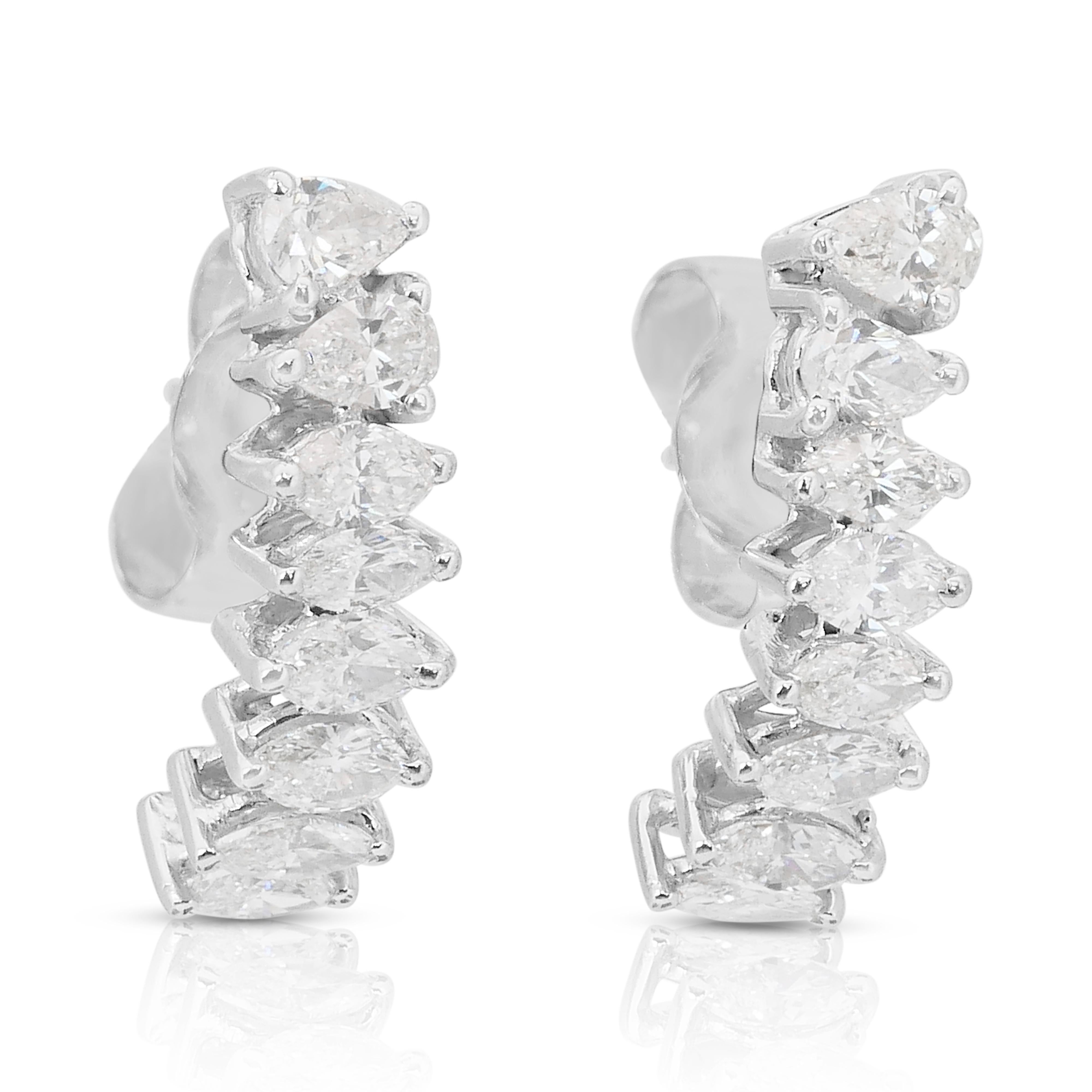 Orecchini con diamanti Luminous da 2,10 carati in oro bianco 18k - certificati IGI

Realizzati per affascinare, questi squisiti orecchini in oro bianco 18 carati presentano un brillante mix di 4 diamanti con taglio a pera da 0,63 carati e 12