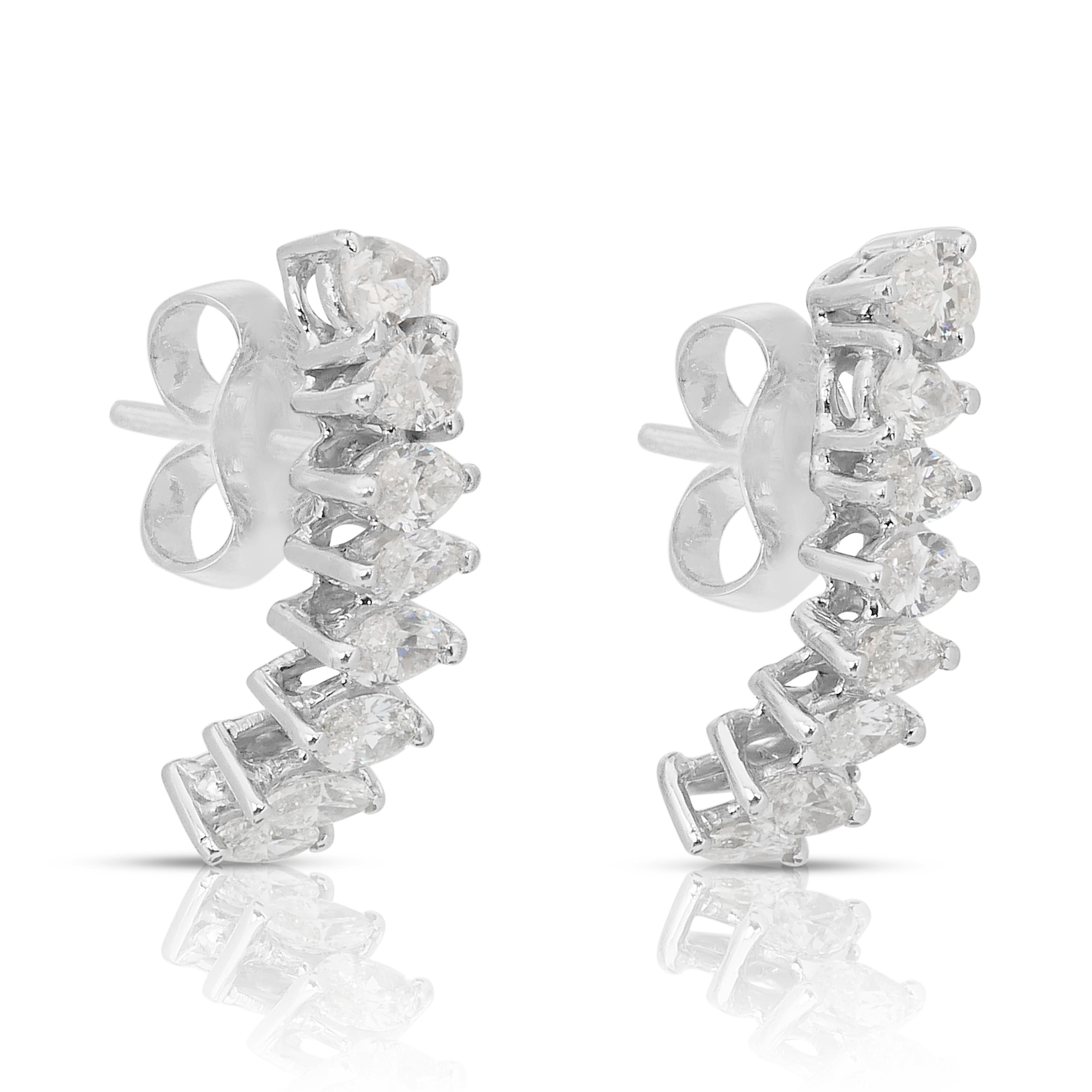 Taglio a goccia Orecchini con diamanti Luminous da 2,10 carati in oro bianco 18k - certificati IGI in vendita