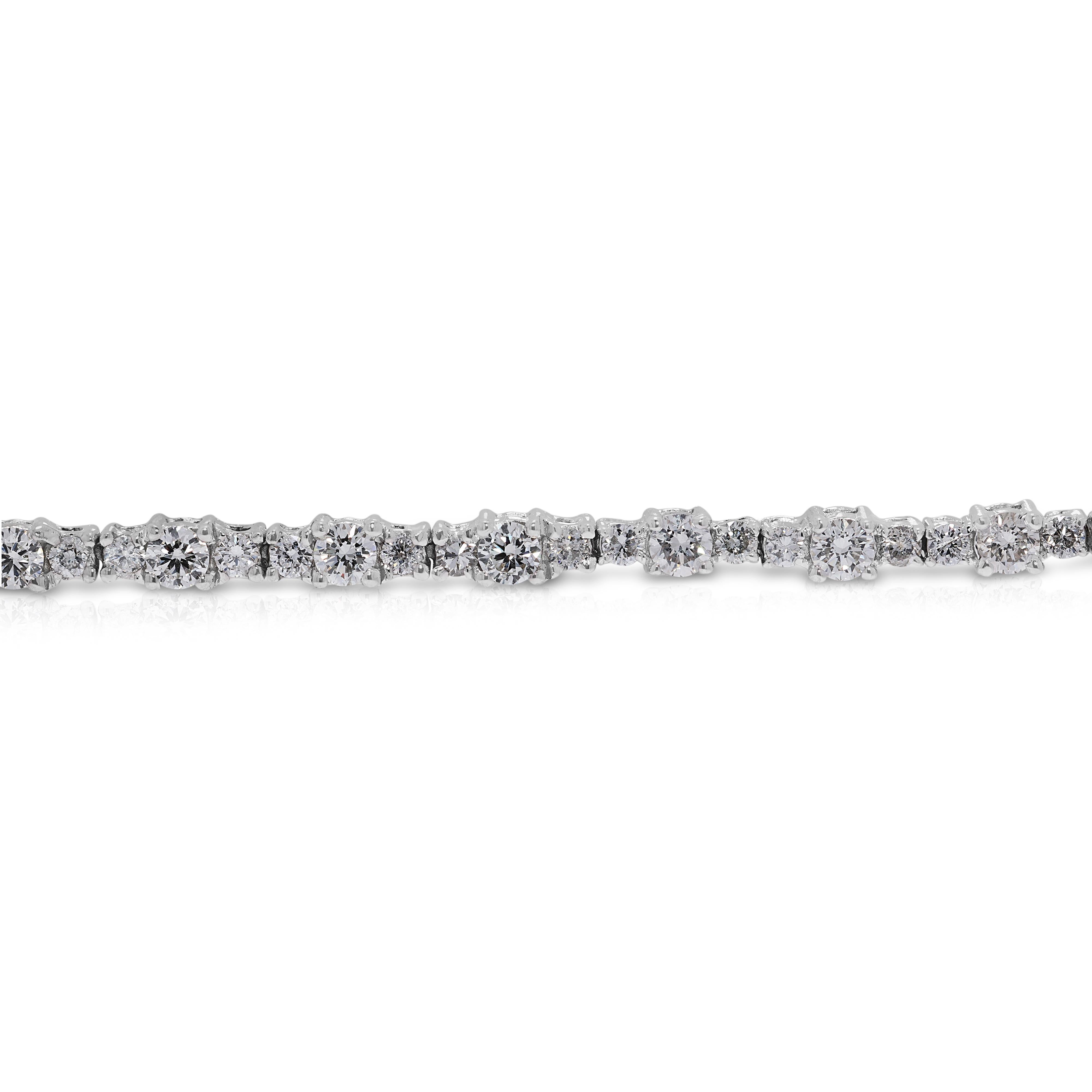 Women's Luminous 2.73ct Natural Diamond Bracelet in 18K White Gold For Sale