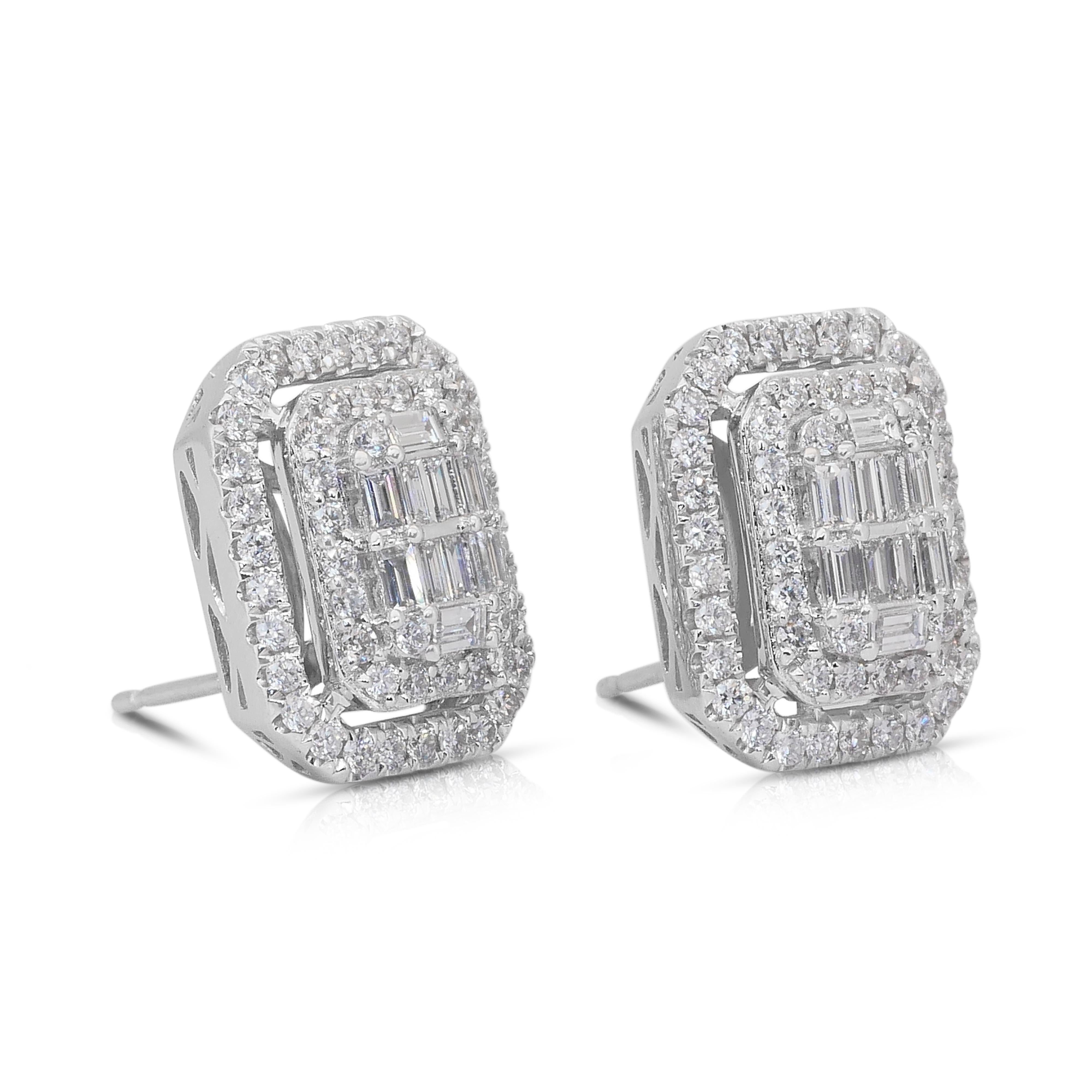 Luminous 2.97ct Diamonds Stud Earrings in 18k White Gold - IGI Certified

Elevate your elegance with these stunning 18k white gold earrings with a dazzling mix of 132 diamonds totaling 2.97ct. Featuring 20 baguette-cut diamonds totaling 0.61ct and