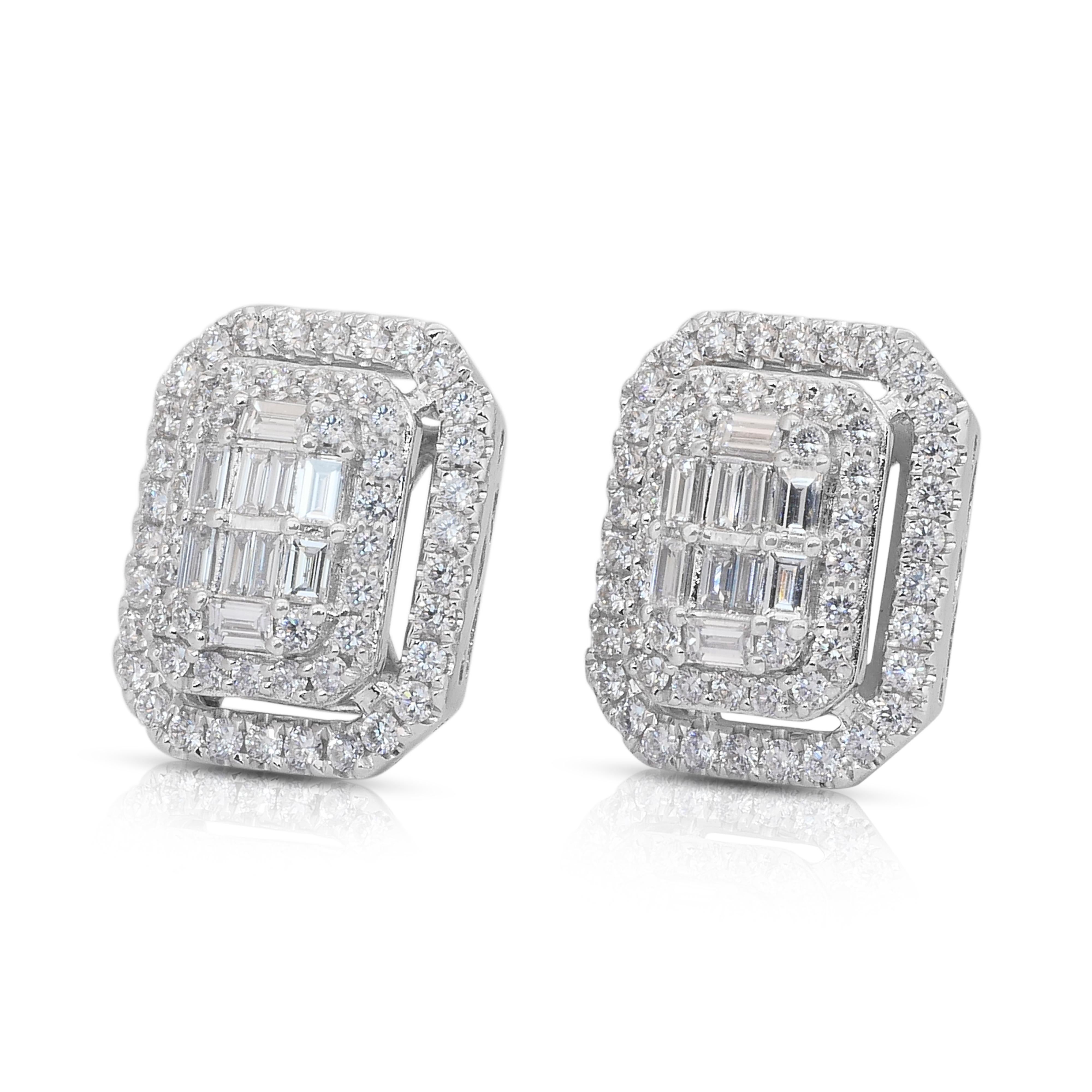 Luminous 2.97ct Diamonds Stud Earrings in 18k White Gold - IGI Certified in vendita 1