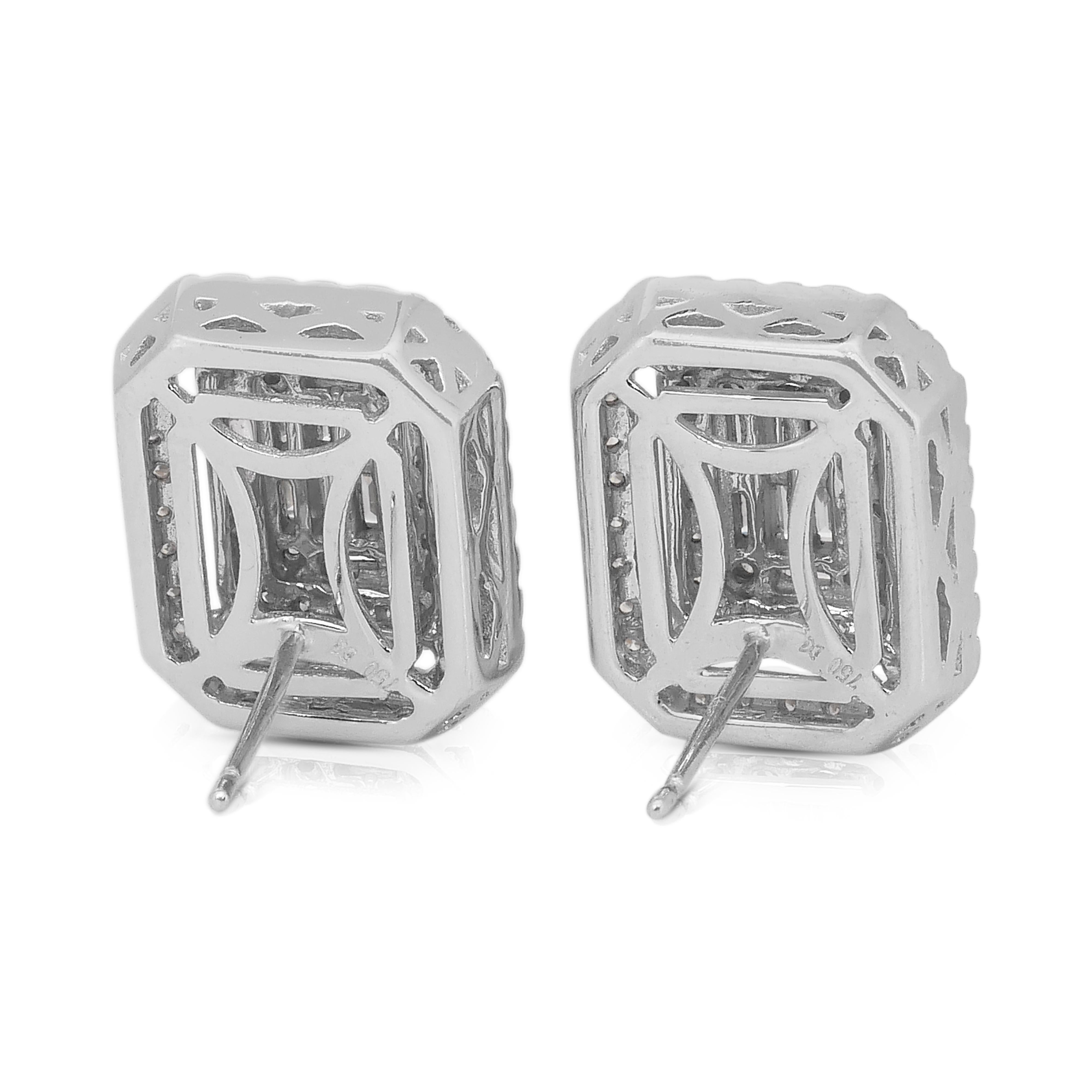 Luminous 2.97ct Diamonds Stud Earrings in 18k White Gold - IGI Certified in vendita 2