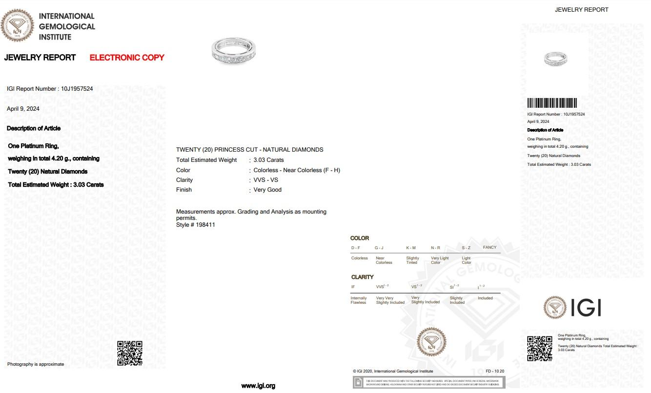 Luminous 3.03 ct Princess Cut Diamond Pave Ring in Platinum - IGI Certified For Sale 1