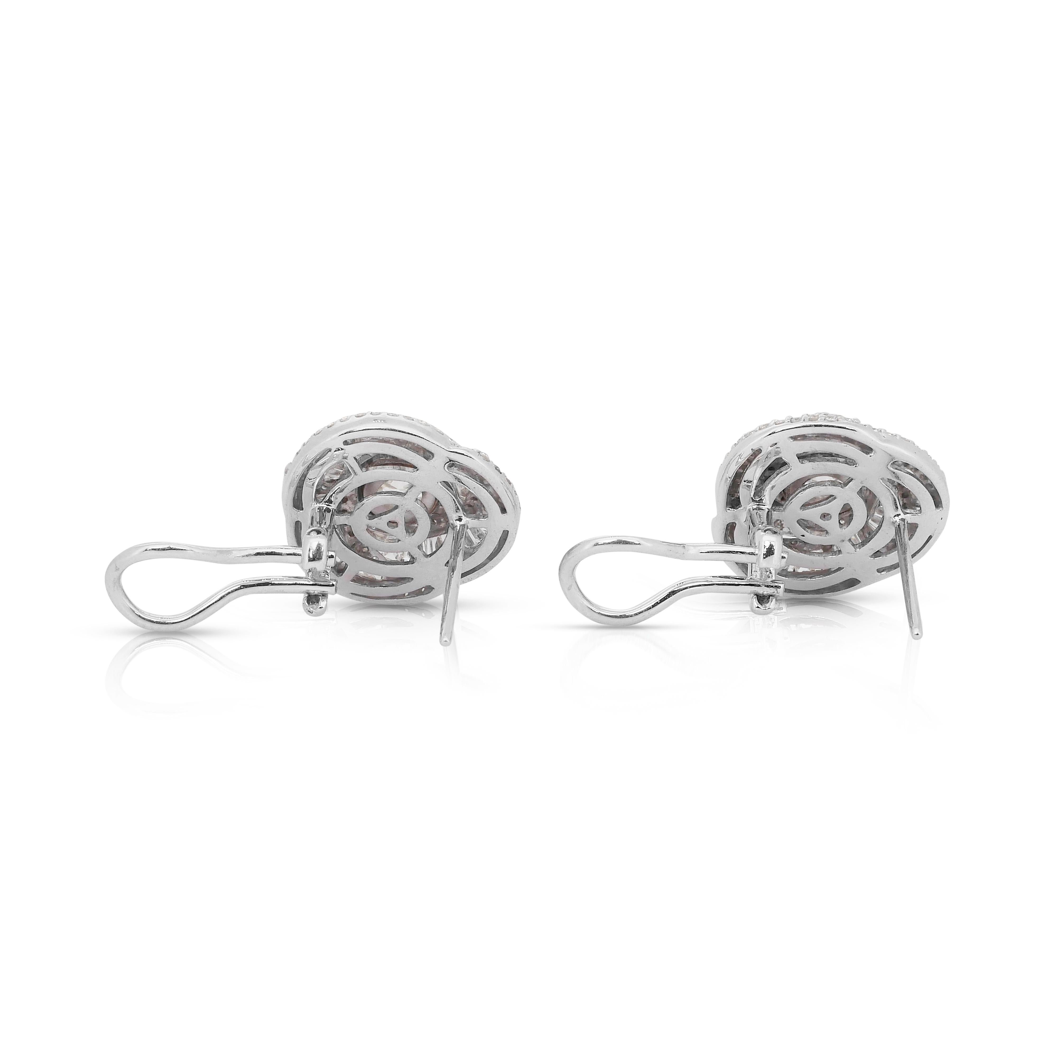 Boucles d'oreilles Luminous 3.67ct Diamonds in 18k White Gold - IGI Certified en vente 3