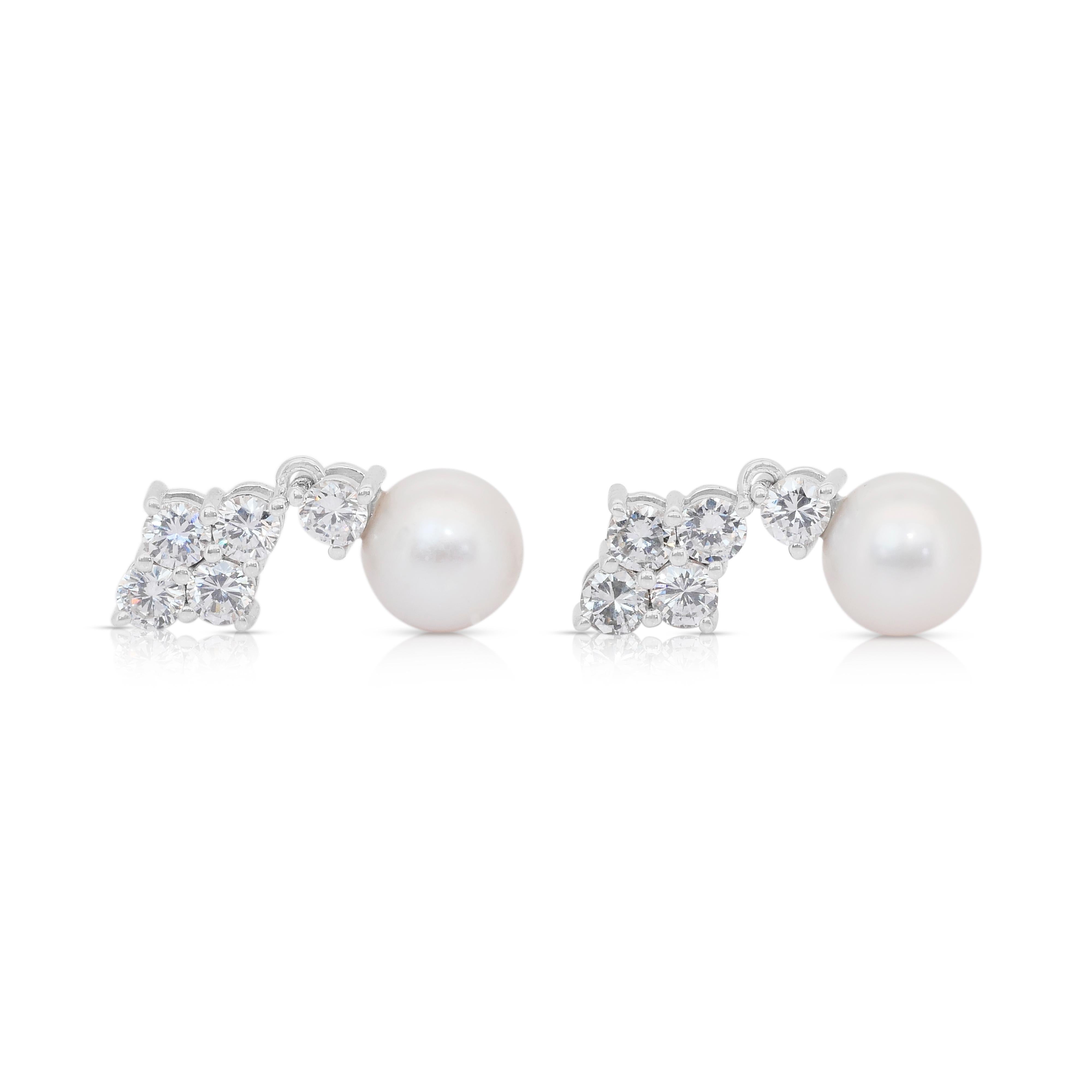 Luminous 6.79ct Fresh Water Cultured Pearls and Diamonds Drop Earrings (Pendants d'oreilles en perles de culture d'eau douce et diamants) en vente 3