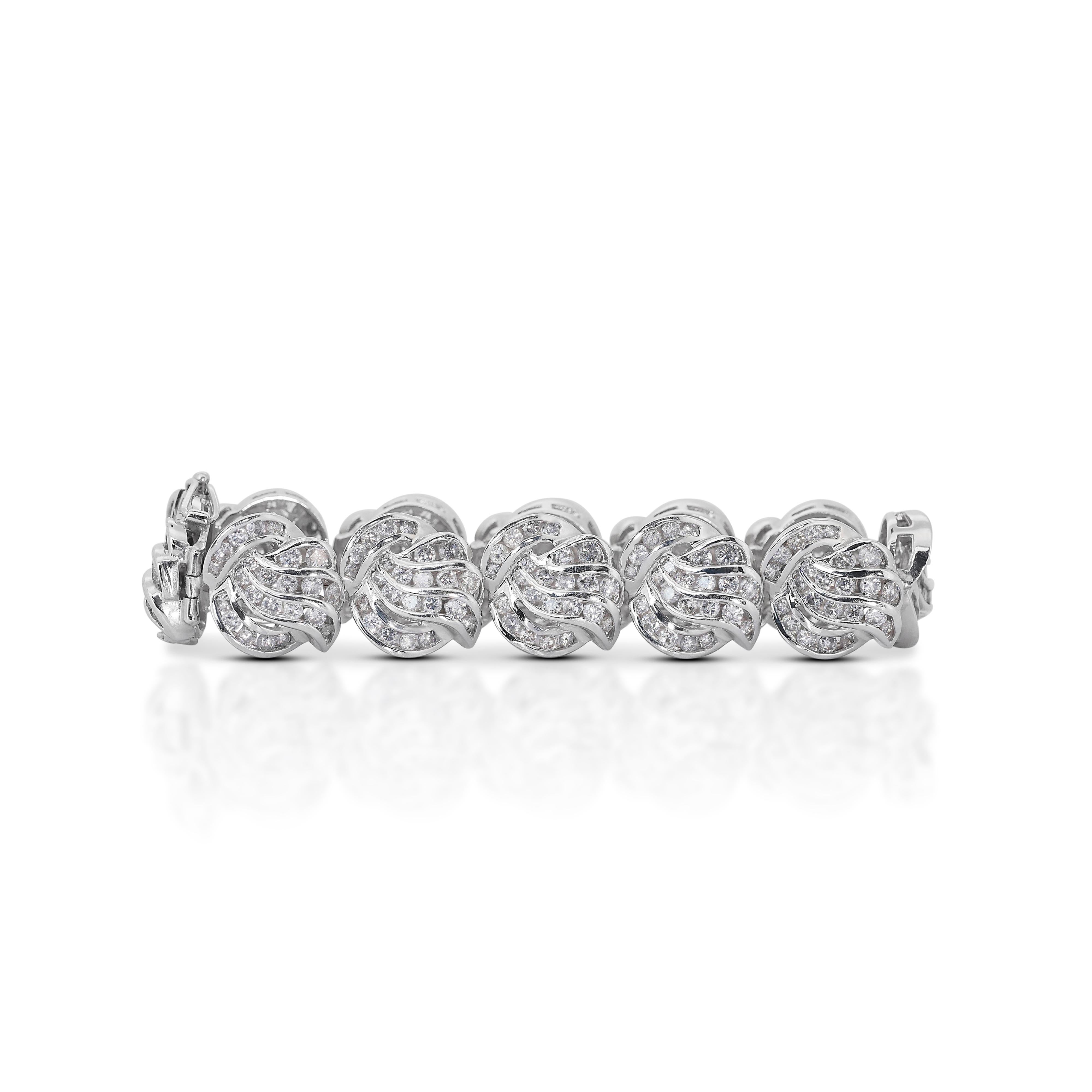 Round Cut Luminous 7.60ct Diamonds Bracelet in 14k White Gold - IGI Certified For Sale
