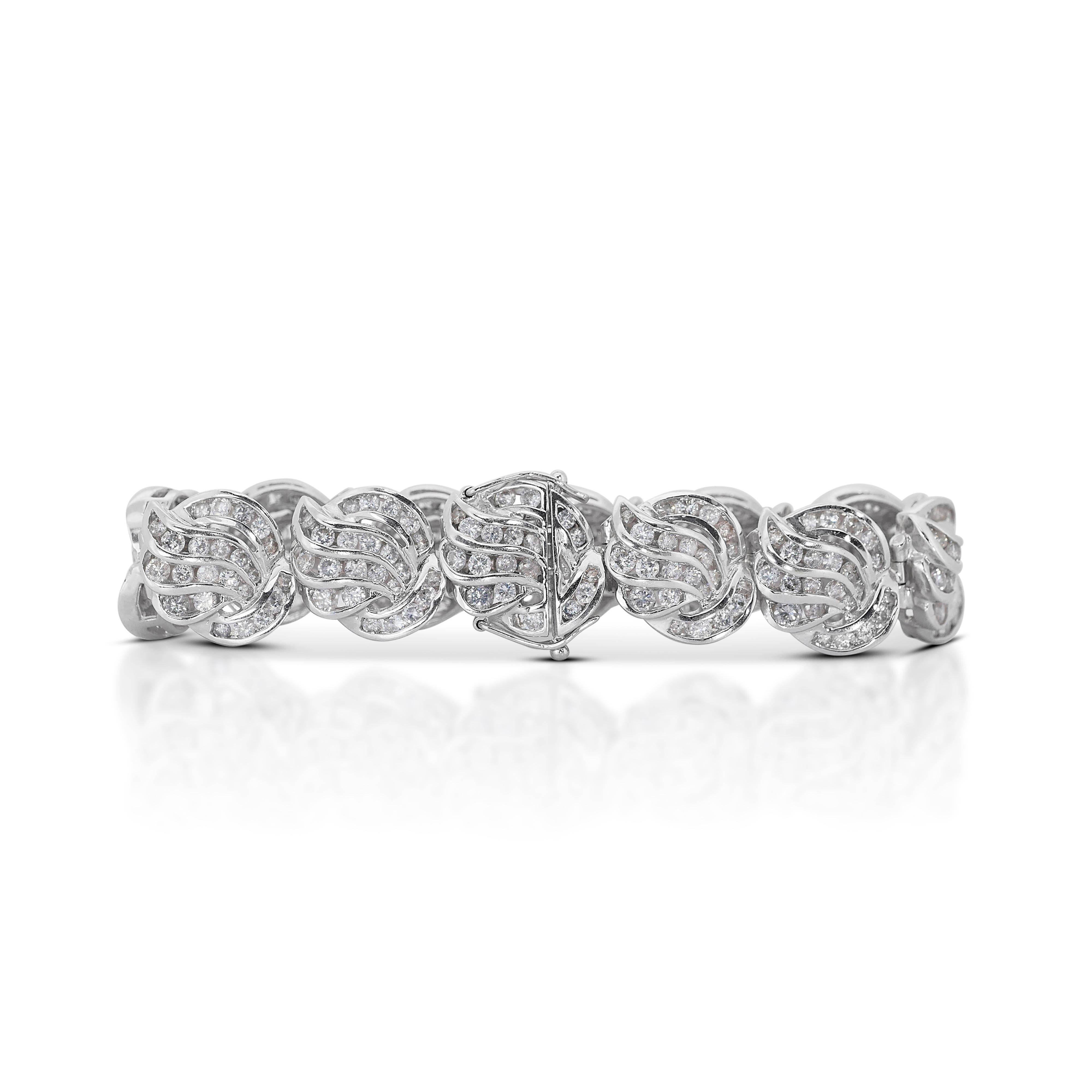 Women's Luminous 7.60ct Diamonds Bracelet in 14k White Gold - IGI Certified For Sale
