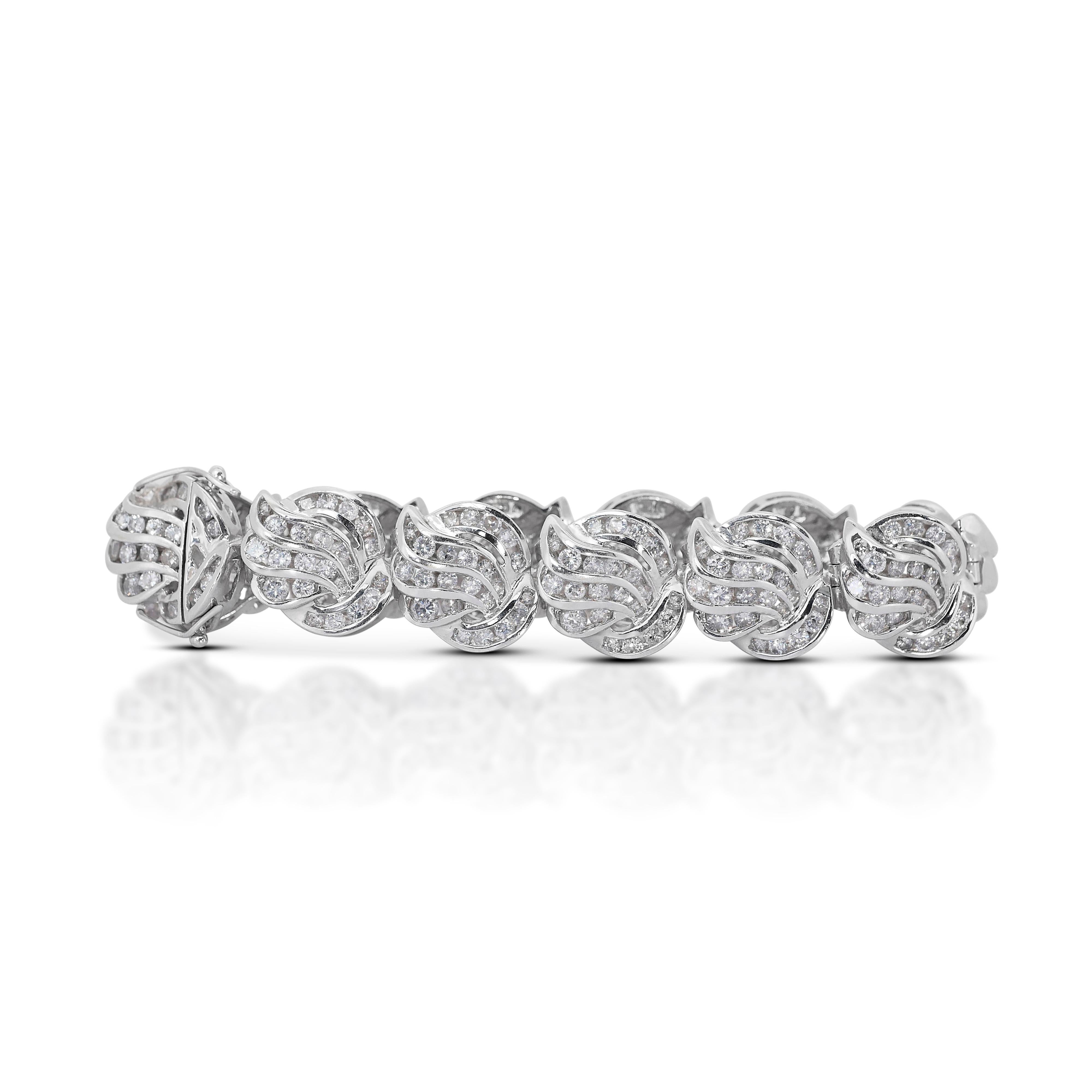 Luminous 7.60ct Diamonds Bracelet in 14k White Gold - IGI Certified For Sale 2