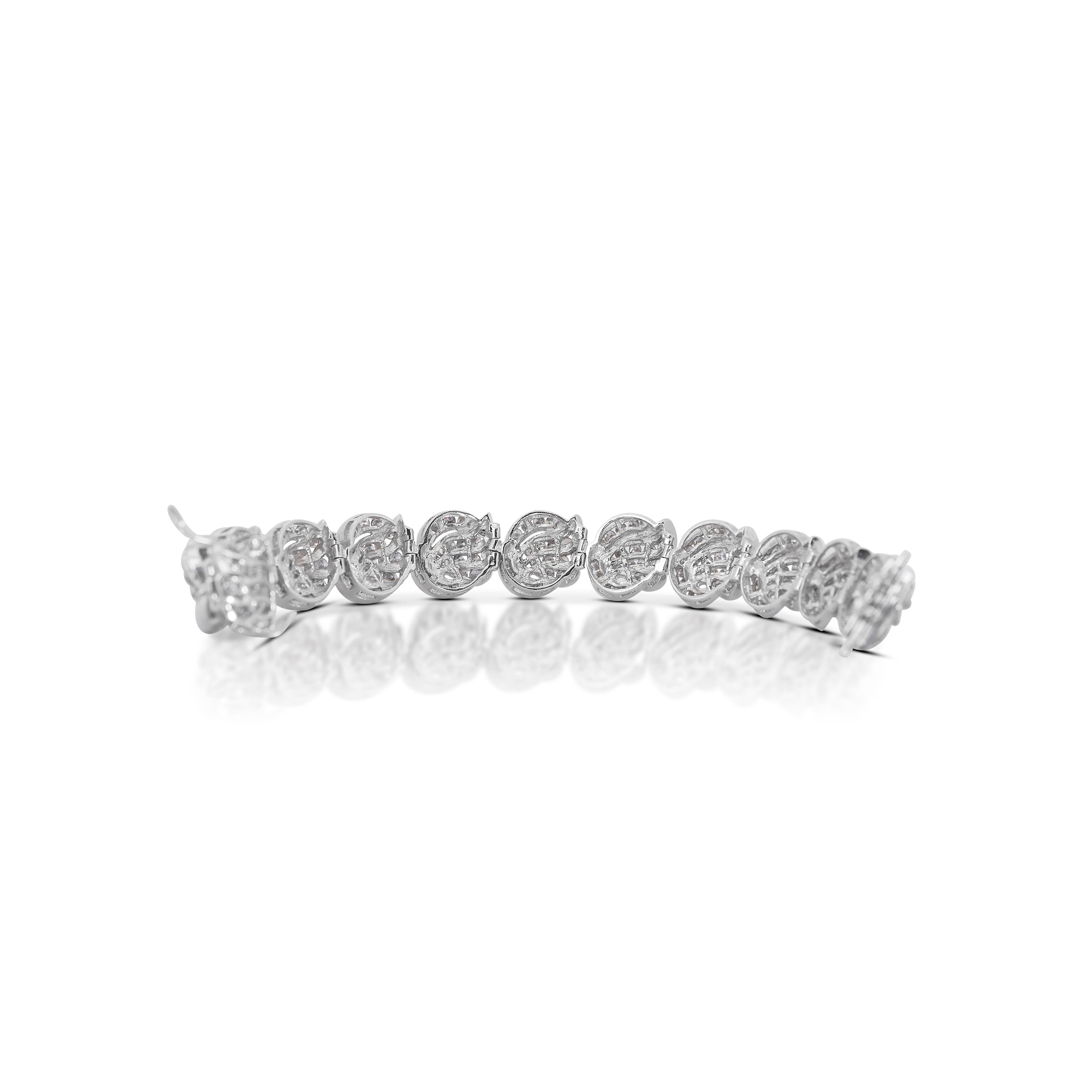 Luminous 7.60ct Diamonds Bracelet in 14k White Gold - IGI Certified For Sale 3