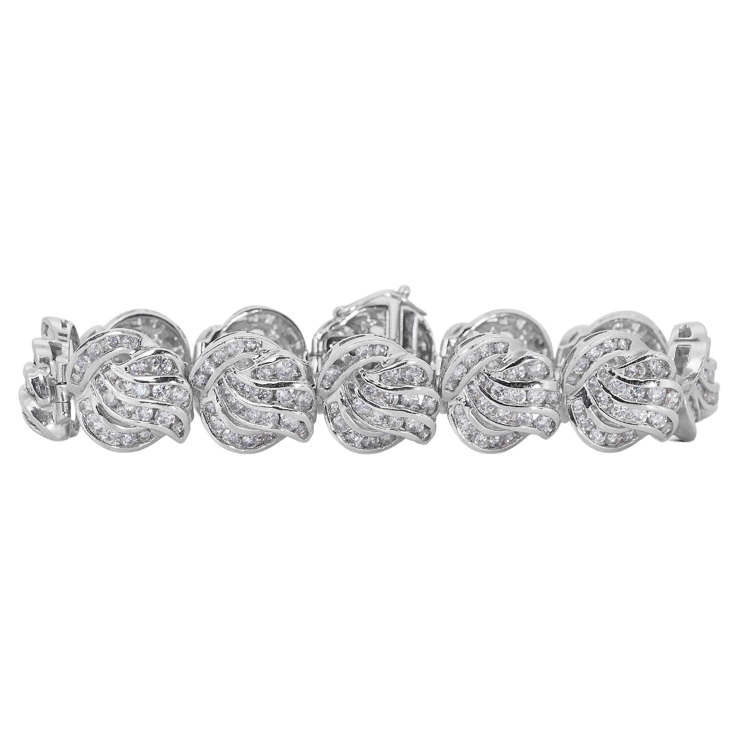 Luminous 7.60ct Diamonds Bracelet in 14k White Gold - IGI Certified